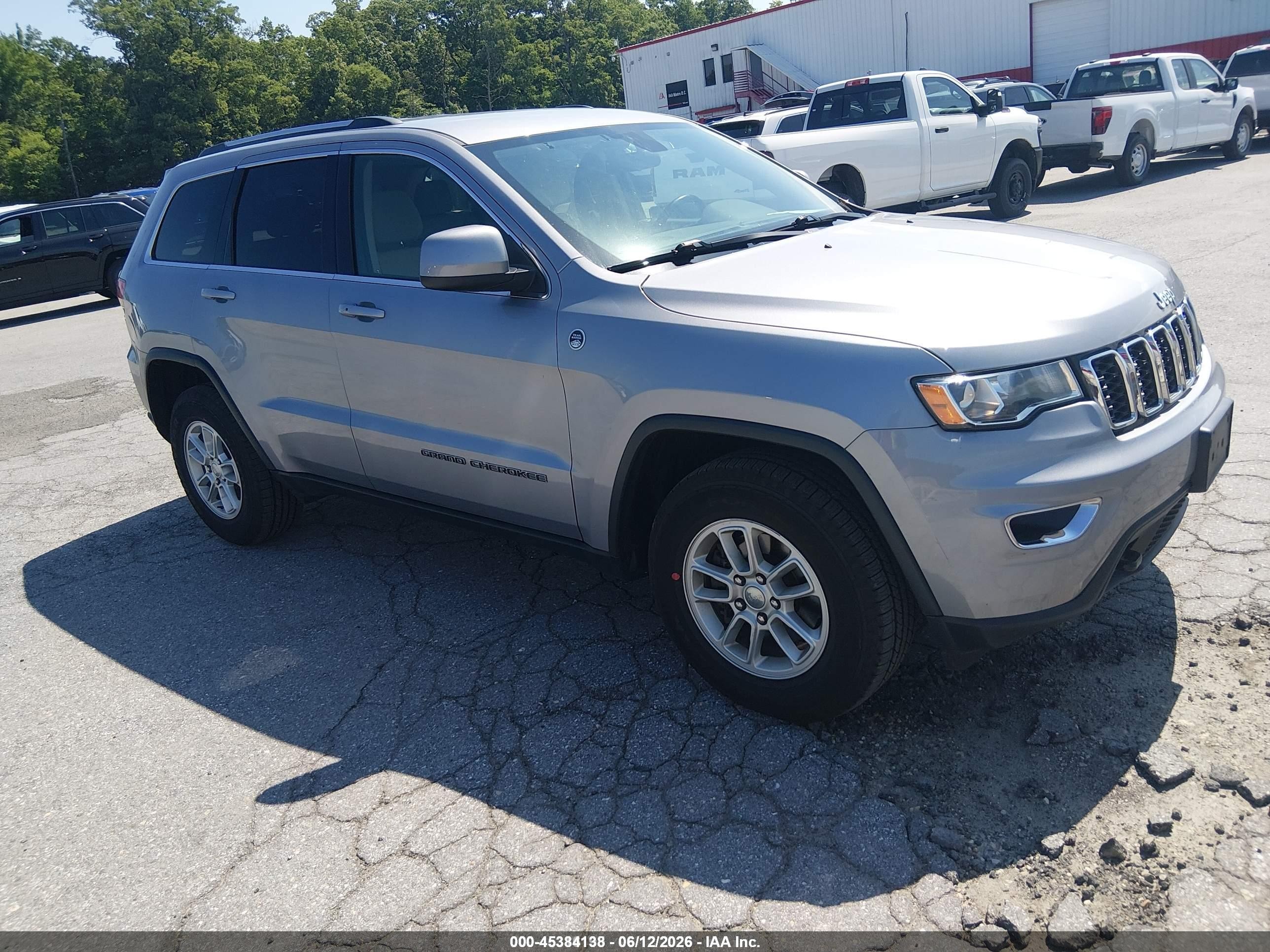 2019 Jeep Grand Cherokee Altitude, VIN 1C4RJFAG1KC837019 — Normal wear