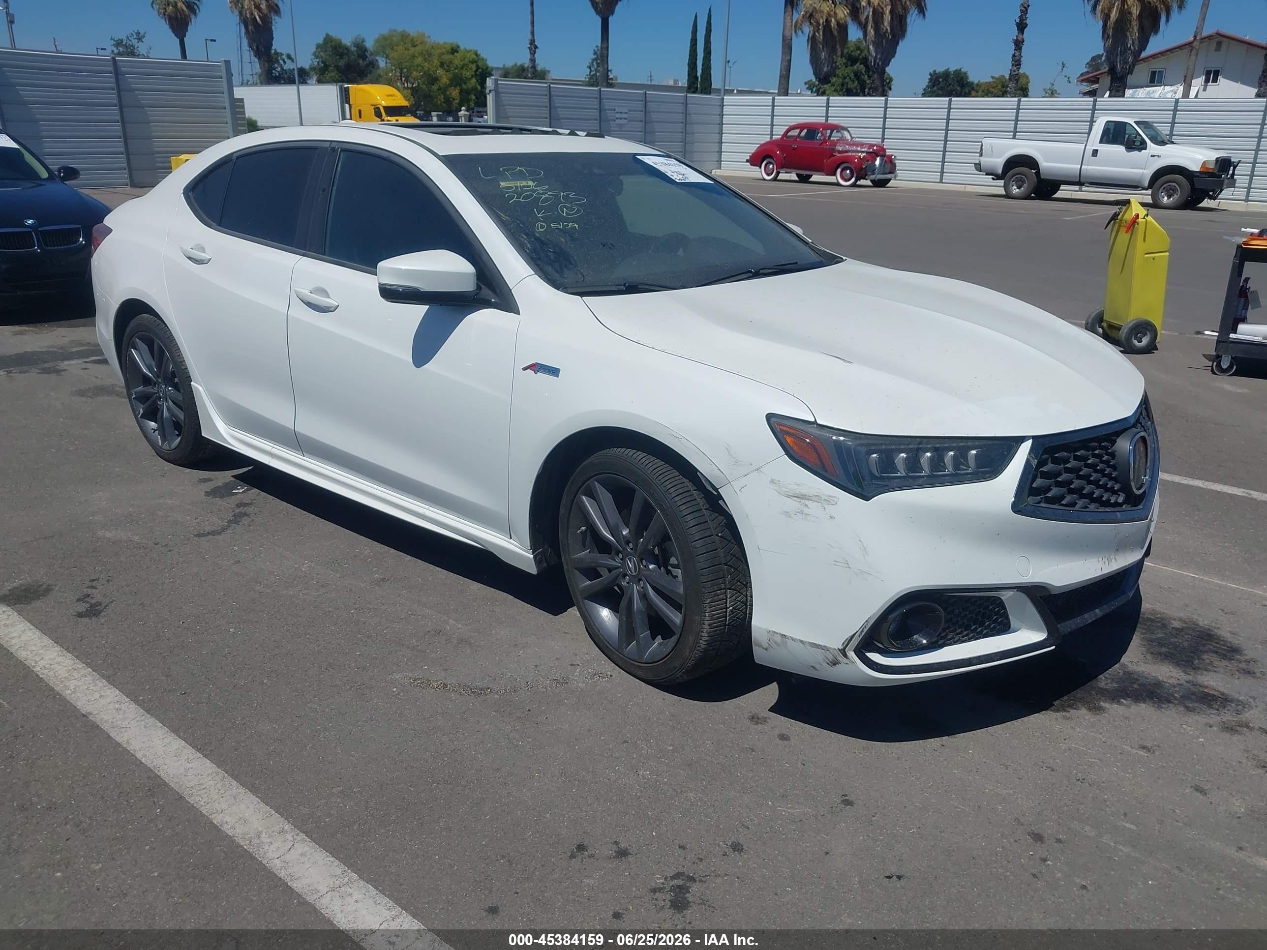 2018 Acura TLX w/A-SPEC Pkg, VIN 19UUB2F6XJA012253 — Бок