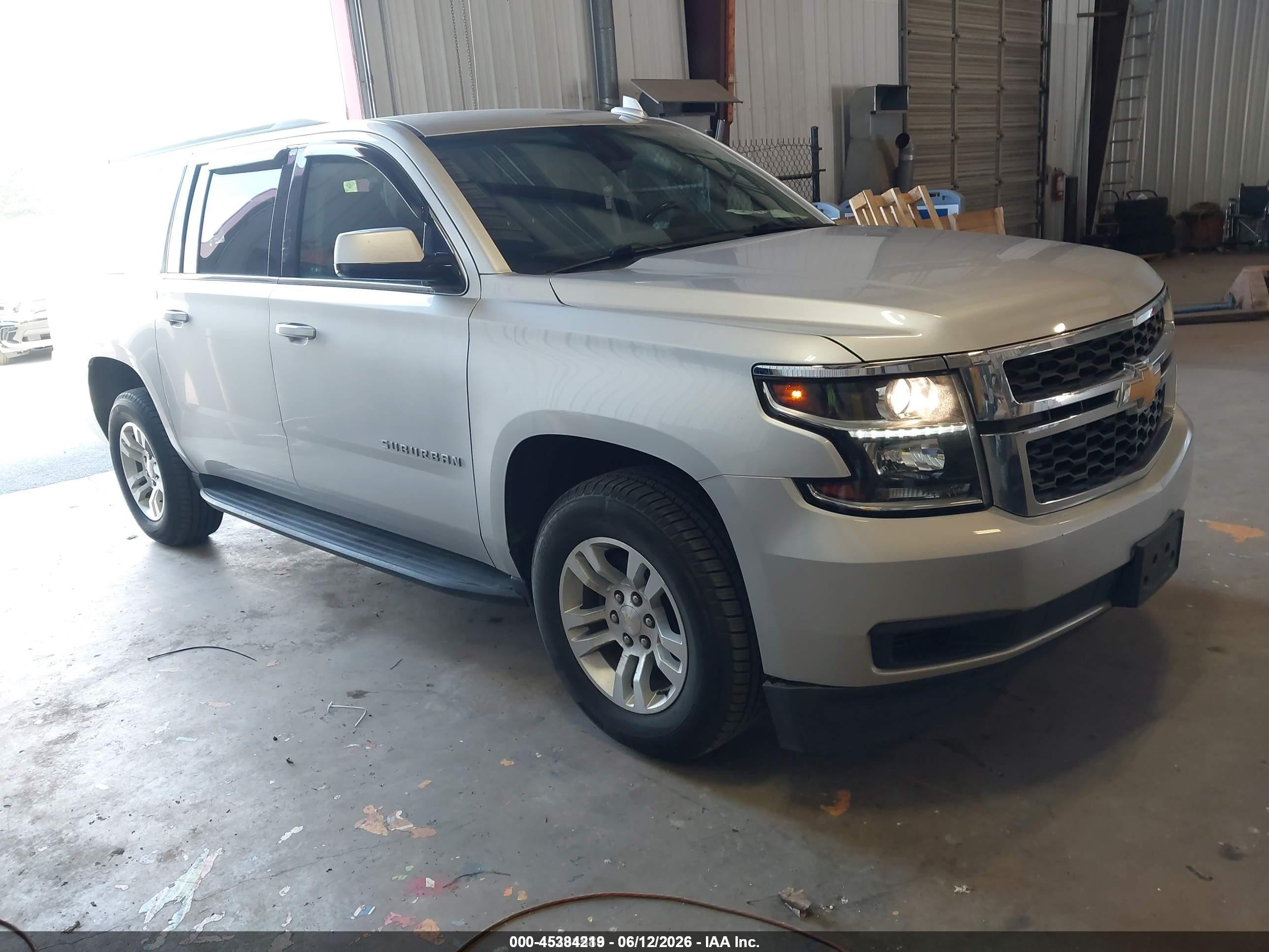 2019 Chevrolet Suburban LS, VIN 1GNSCGKCXKR103318 — Normal wear