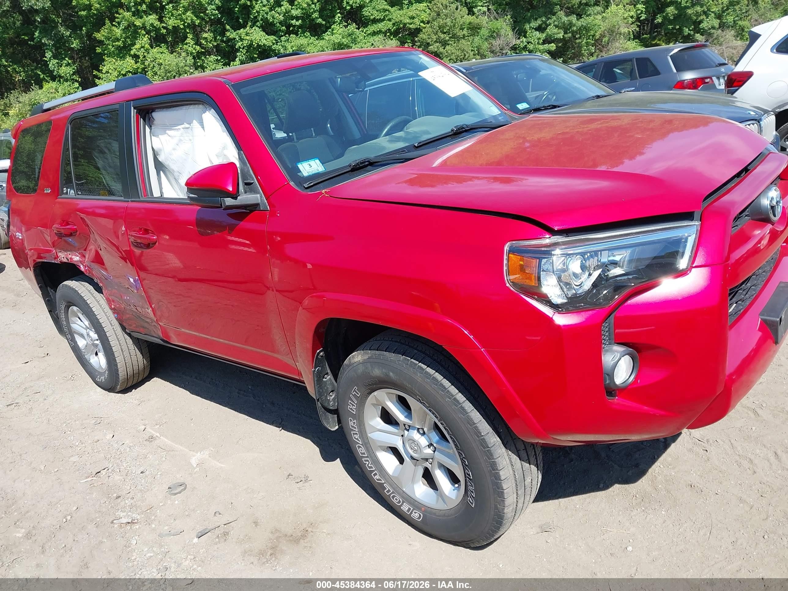 2019 Toyota 4Runner TRD Off Road Premium, VIN JTEBU5JR9K5620788 — Side