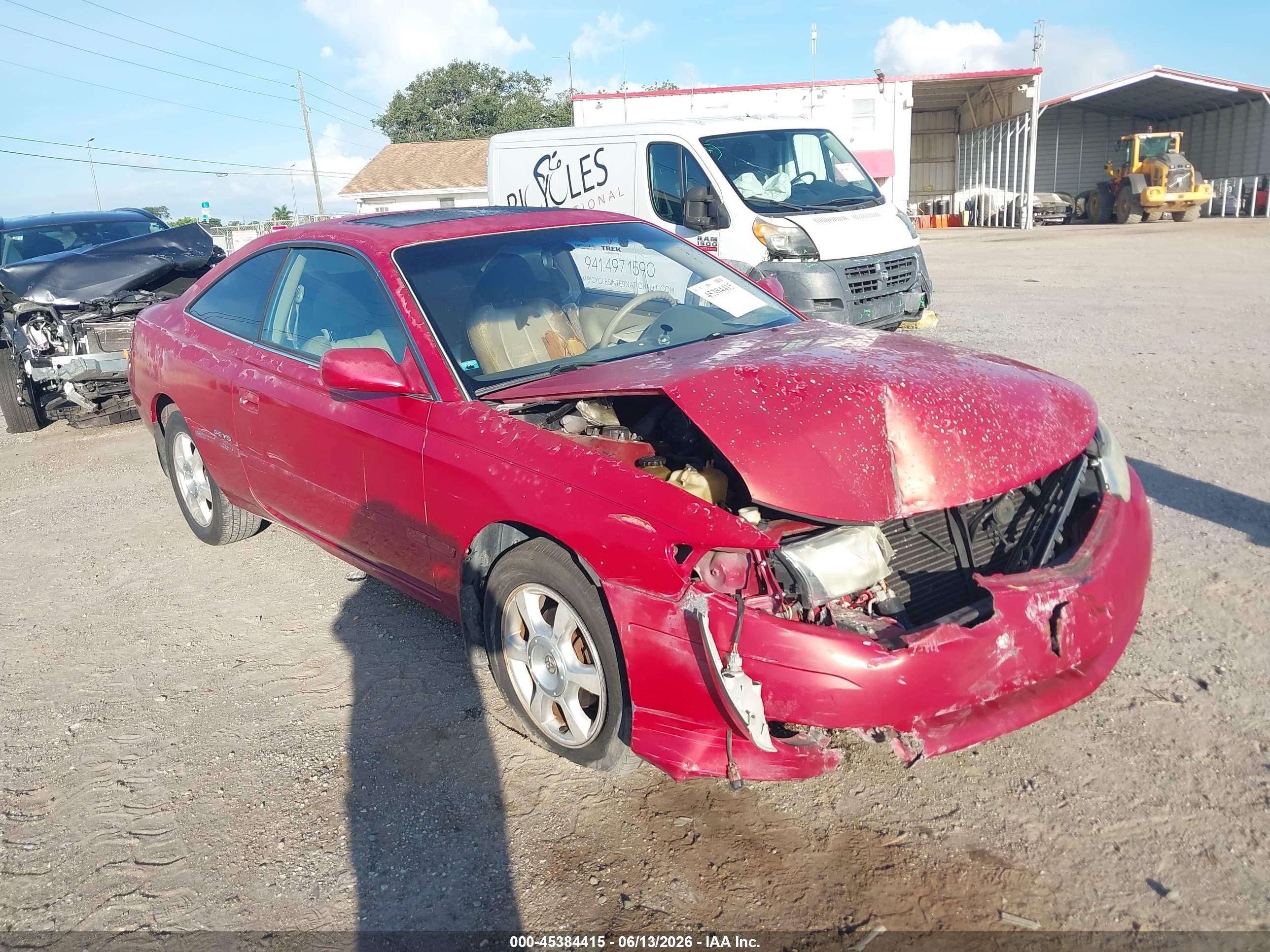 2002 Toyota Solara SE, VIN 2T1CF22P02C581901 — Front end