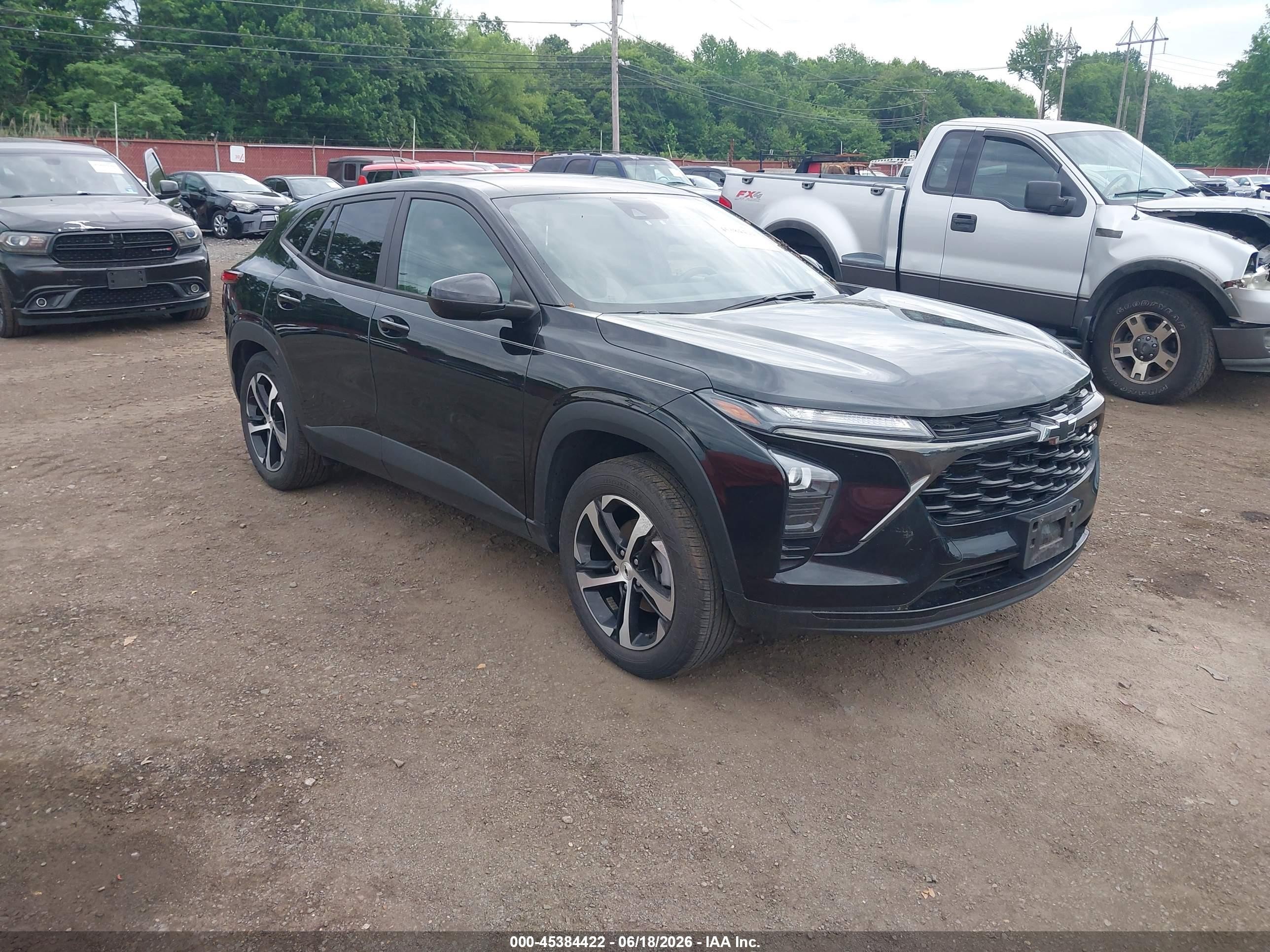 2024 Chevrolet Trax 1RS, VIN KL77LGE26RC188184 — Side