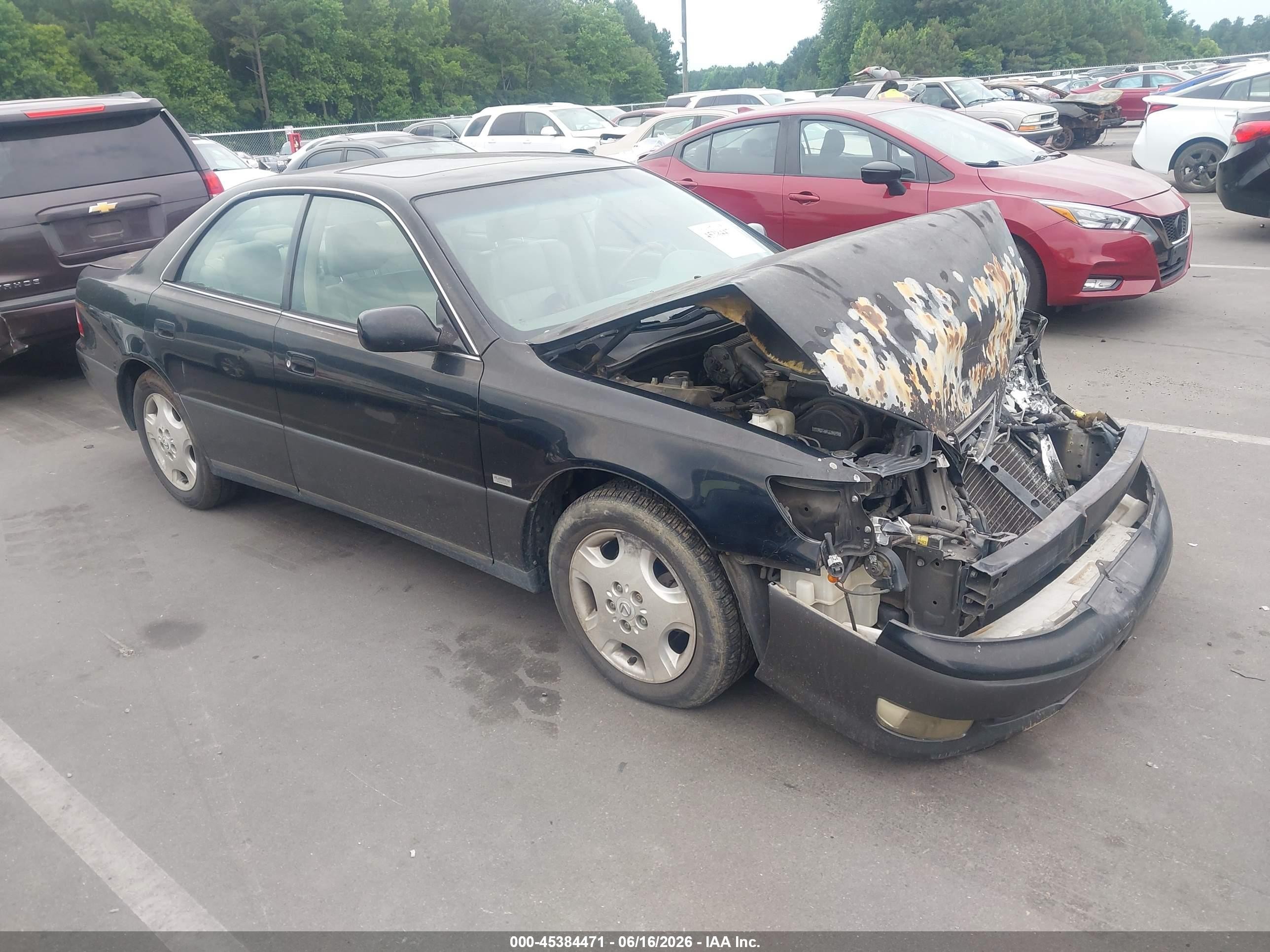 2000 Lexus ES 300, VIN JT8BF28G9Y5097457 — Перед