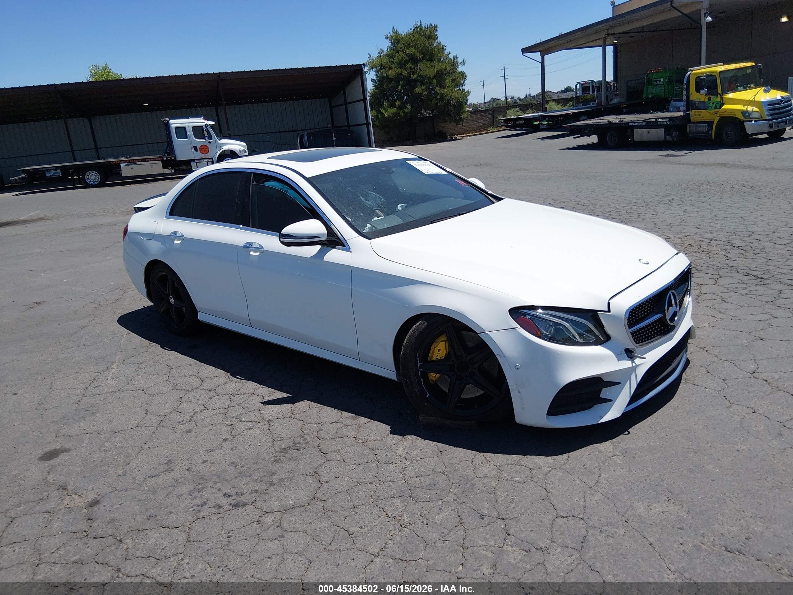 2017 Mercedes-Benz E 300 Luxury, VIN WDDZF4JB8HA092810 — Rear end