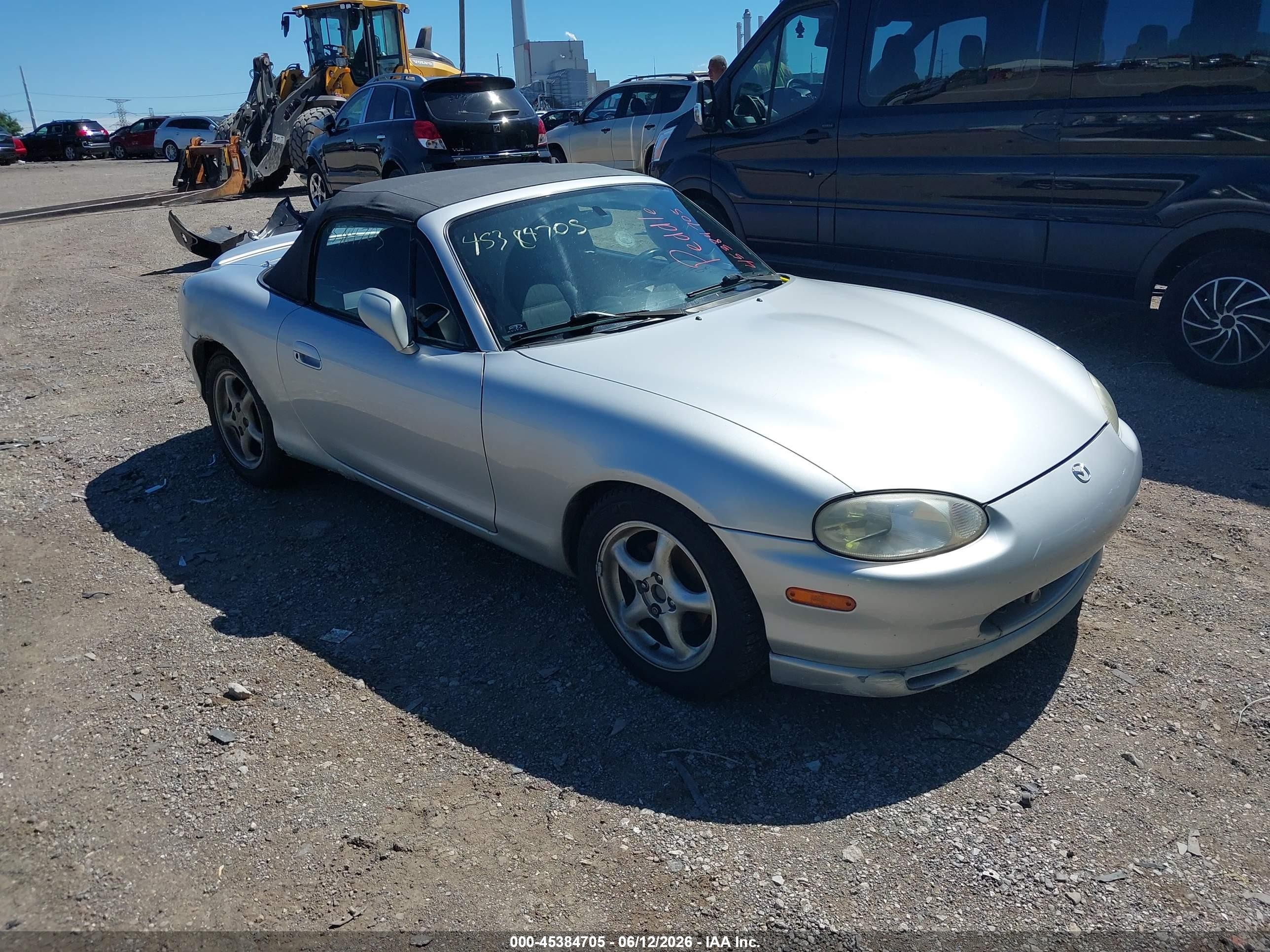 1999 Mazda MX-5 Miata, VIN JM1NB3537X0112714 — Normal wear
