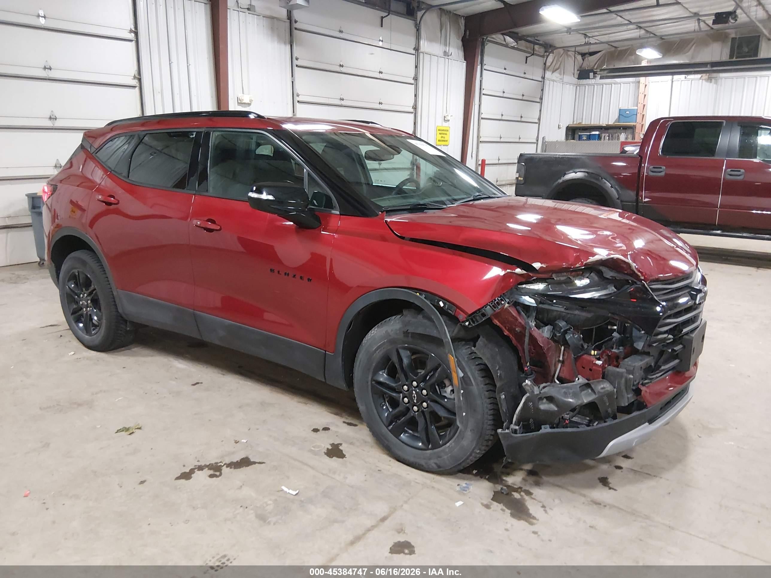 2021 Chevrolet Blazer LT, VIN 3GNKBHRS7MS538738 — Front end