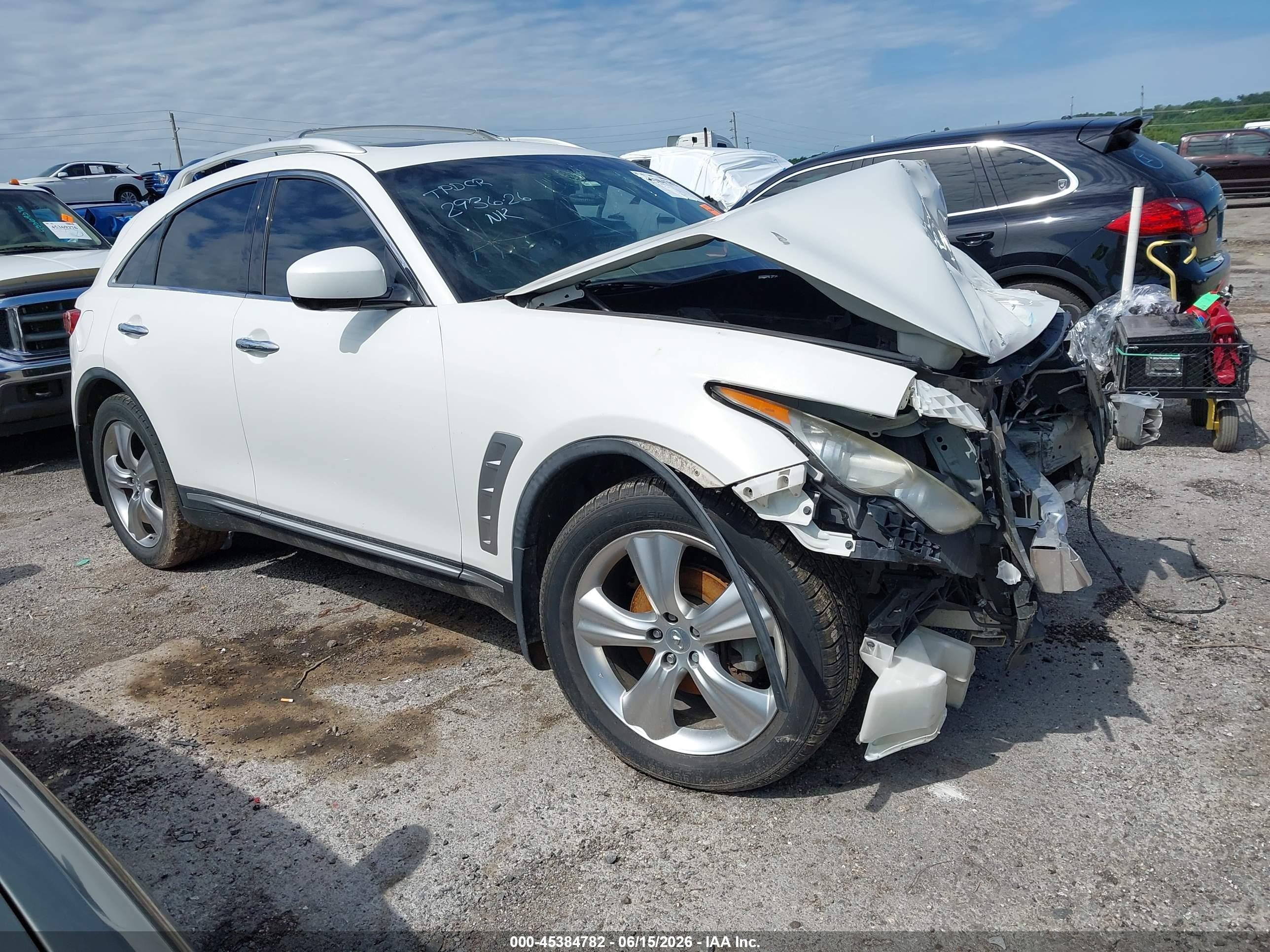 2009 Infiniti FX, VIN JNRAS18W59M159244 — Front end