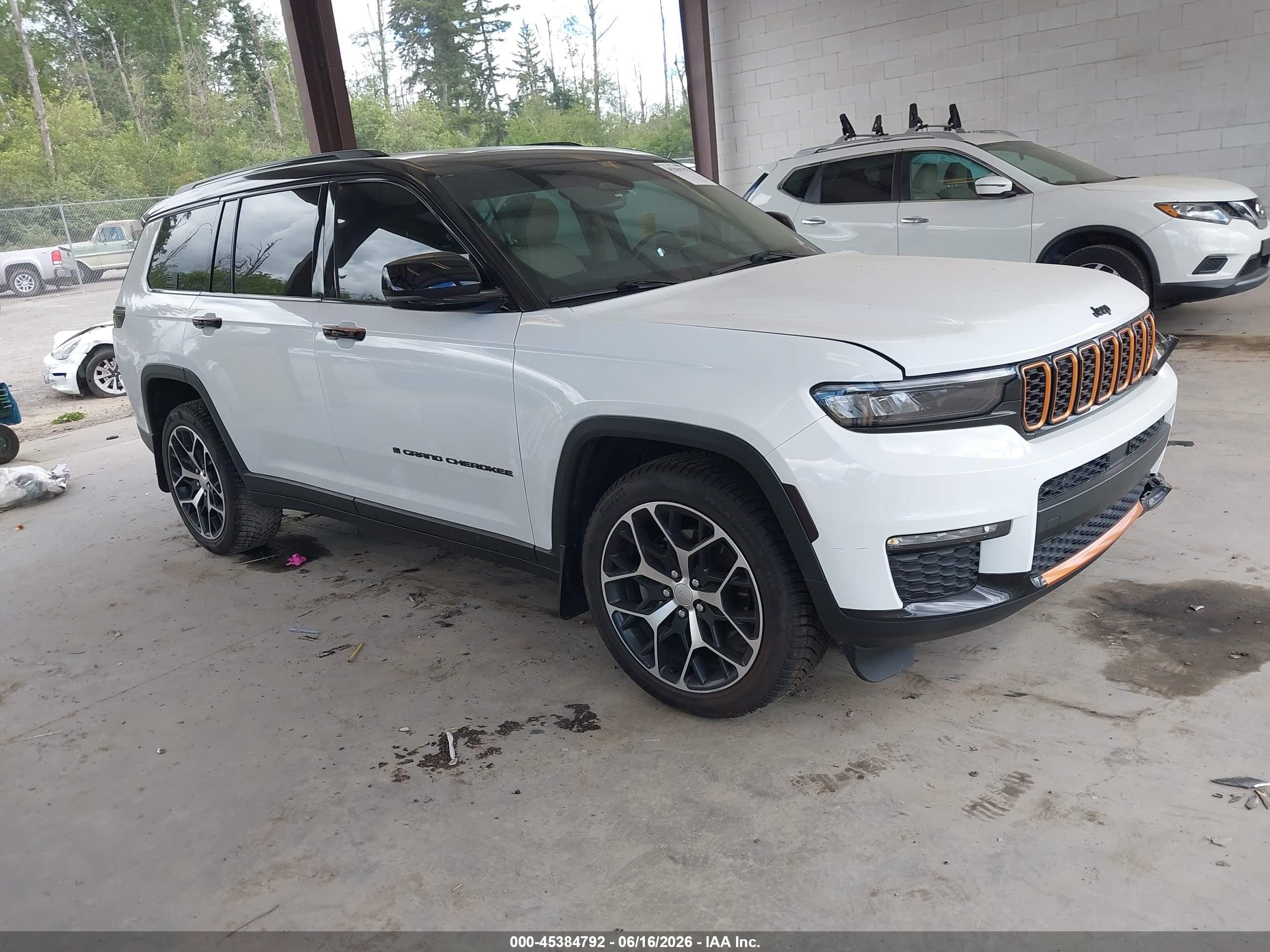 2021 Jeep Grand Cherokee Limited, VIN 1C4RJKBG1M8211080 — Front end