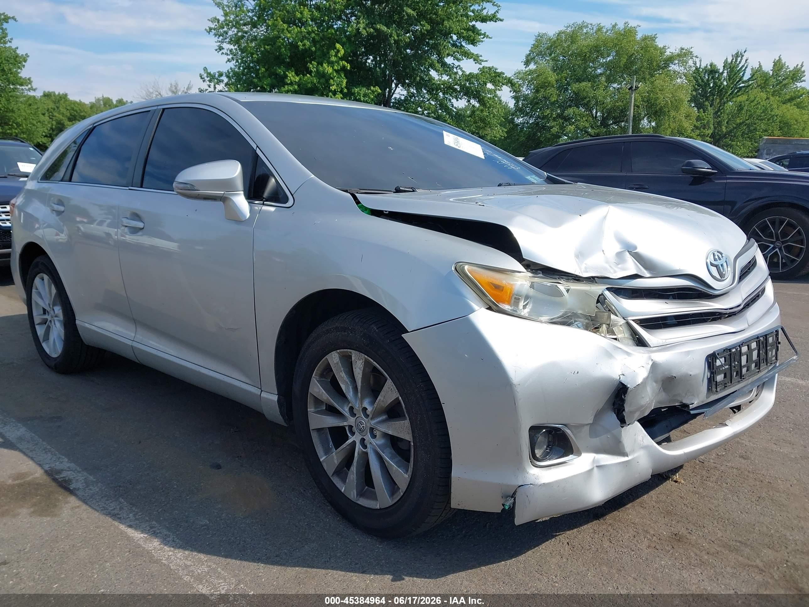 2013 Toyota Venza LE, VIN 4T3BA3BB1DU035749 — Front end