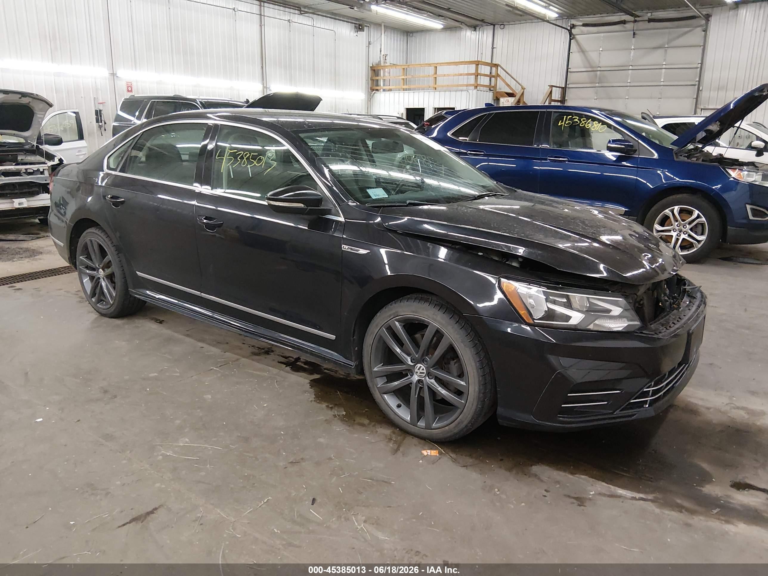 2017 Volkswagen Passat R-Line, VIN 1VWDT7A35HC005194 — Front end