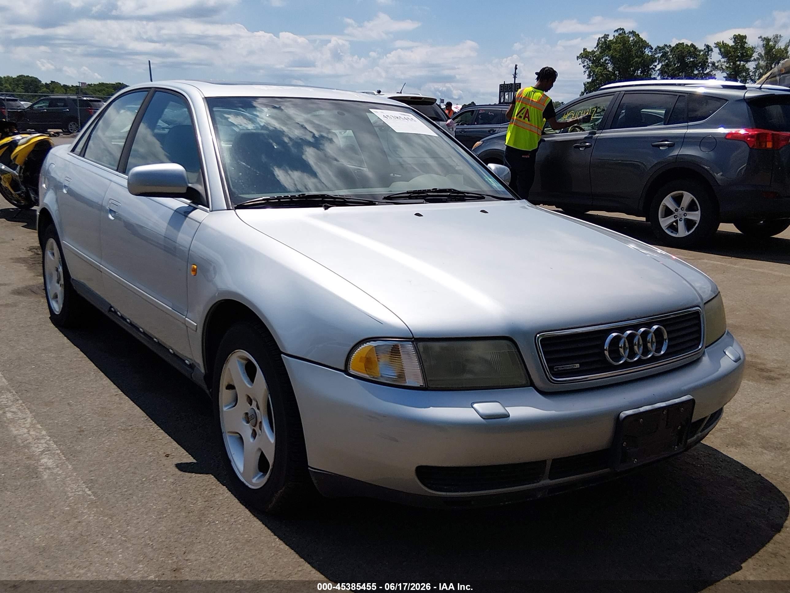 1999 Audi A4, VIN WAUED28D6XA026424 — Бок