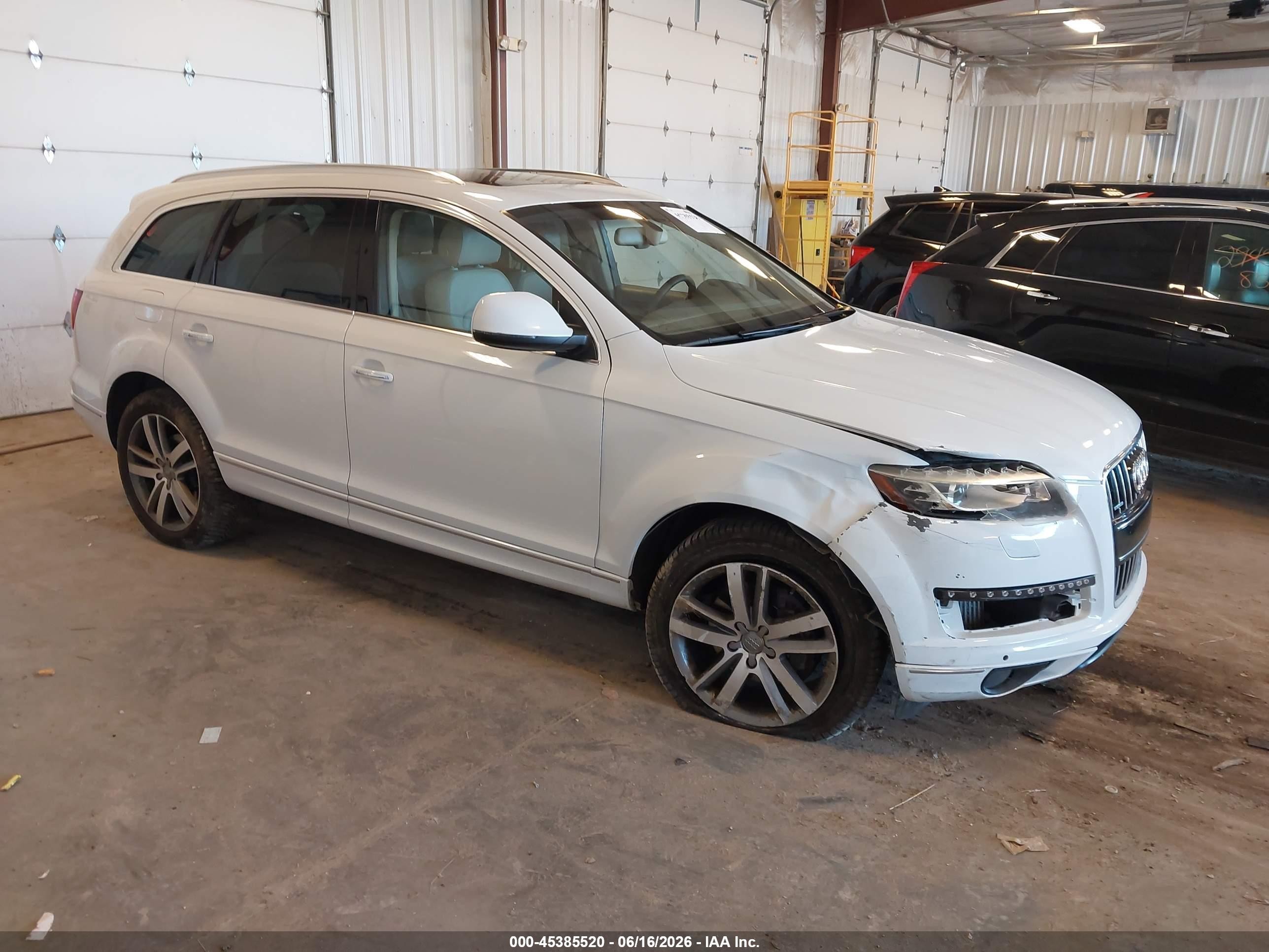 2013 Audi Q7 Premium Plus, VIN WA1LMBFE6DD006720 — Front end