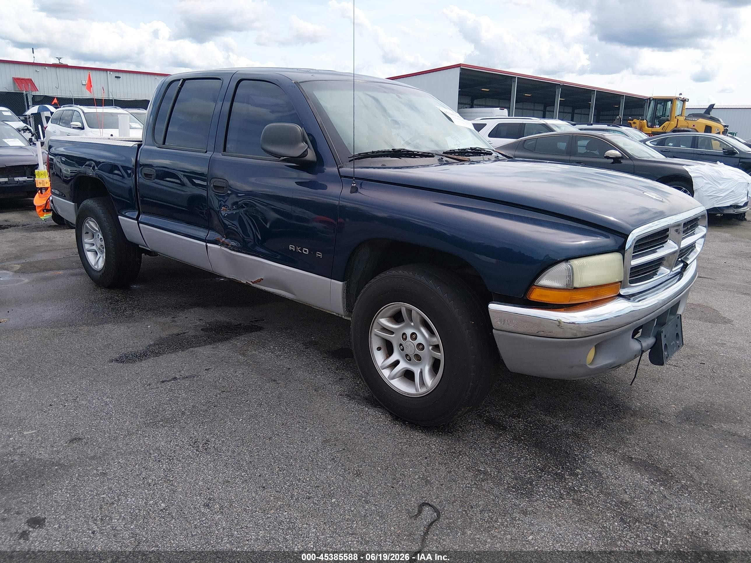 2001 Dodge Dakota Sport, VIN 1B7GL2AN01S118549 — Перед