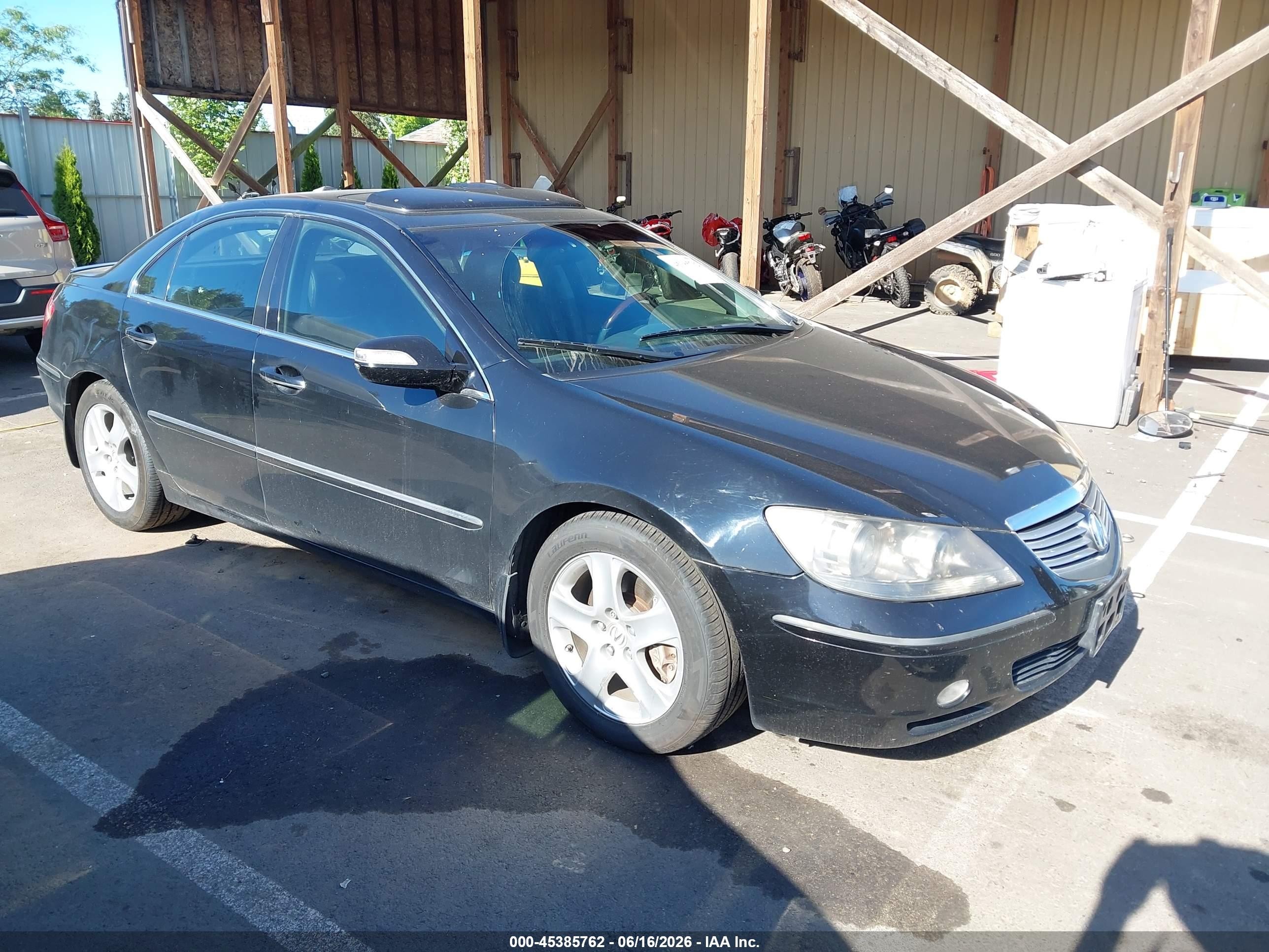 2008 Acura RL Technology, VIN JH4KB16648C002413 — Side