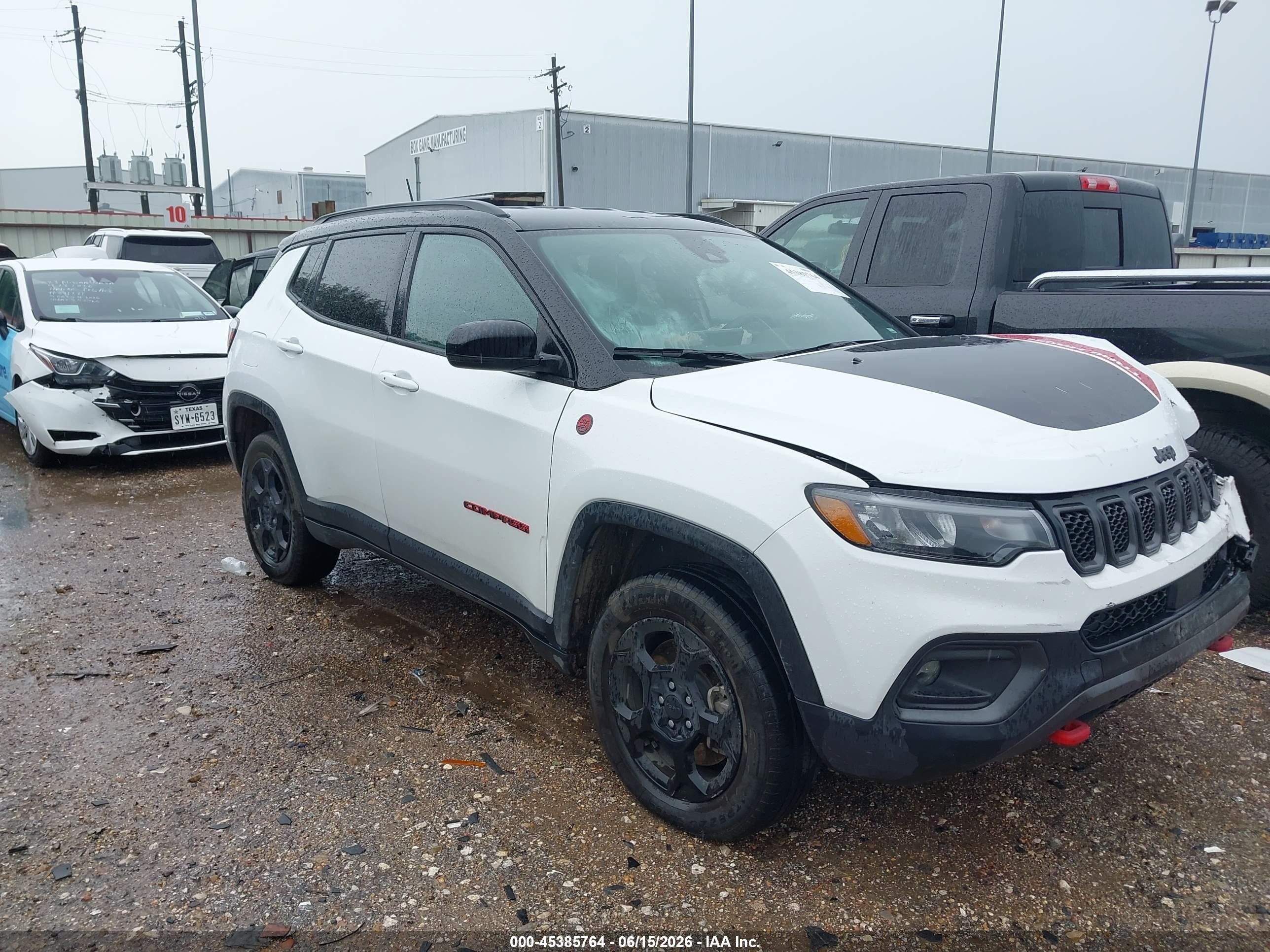 2024 Jeep Compass Trailhawk, VIN 3C4NJDDN4RT596956 — Front end