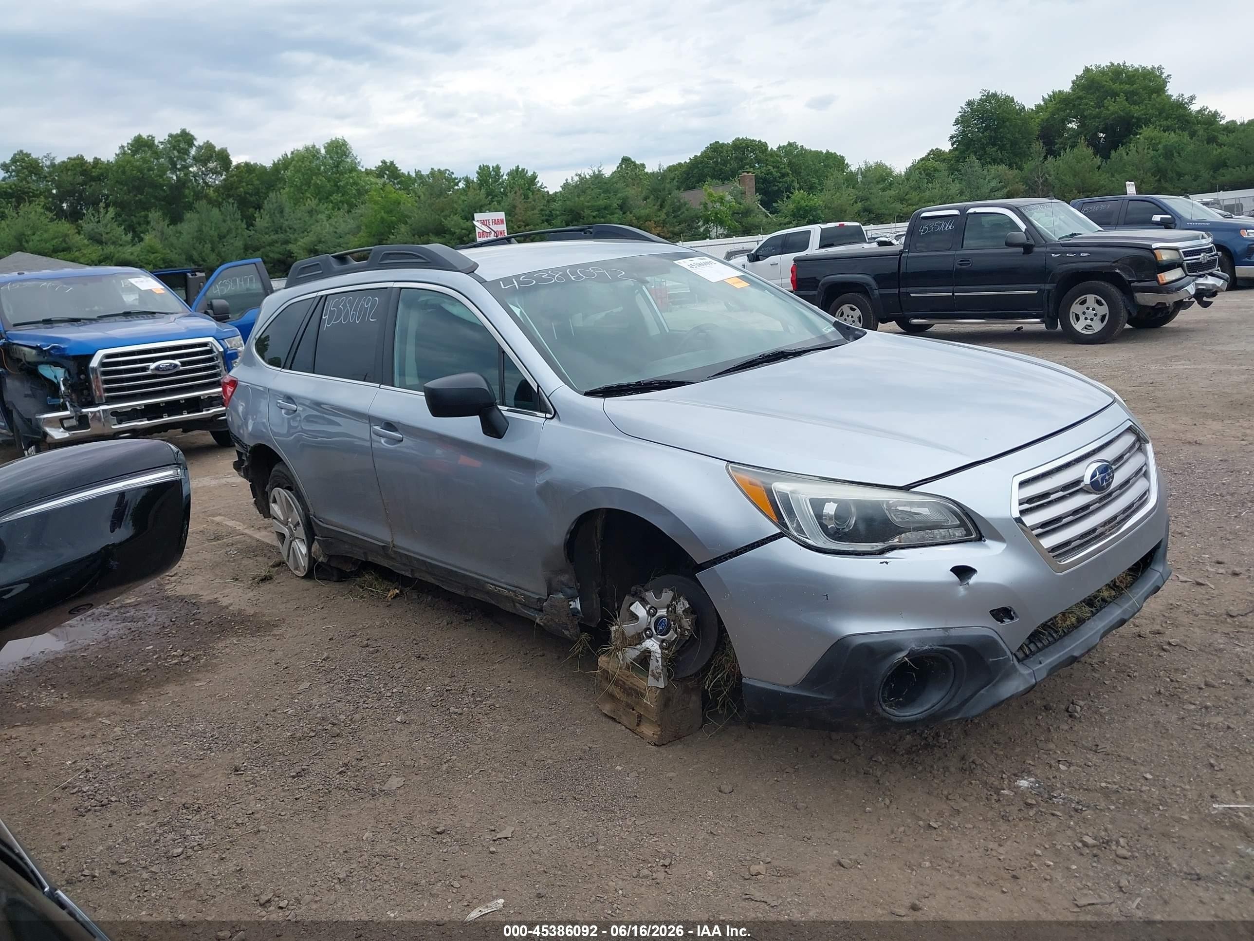 2016 Subaru Outback Premium, VIN 4S4BSBCC2G3253507 — Side