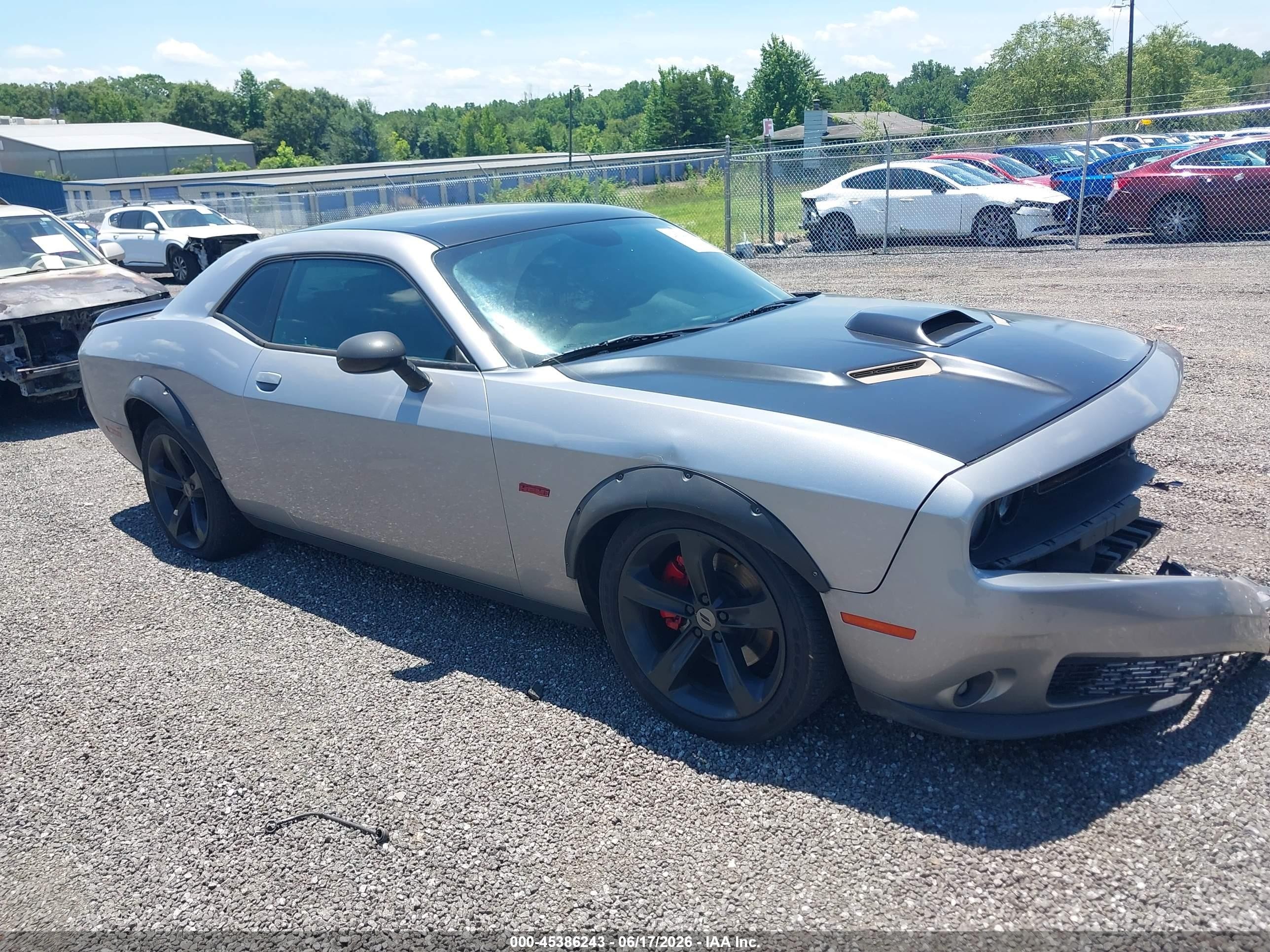 2018 Dodge Challenger R/T Shaker, VIN 2C3CDZBT7JH223330 — Front end