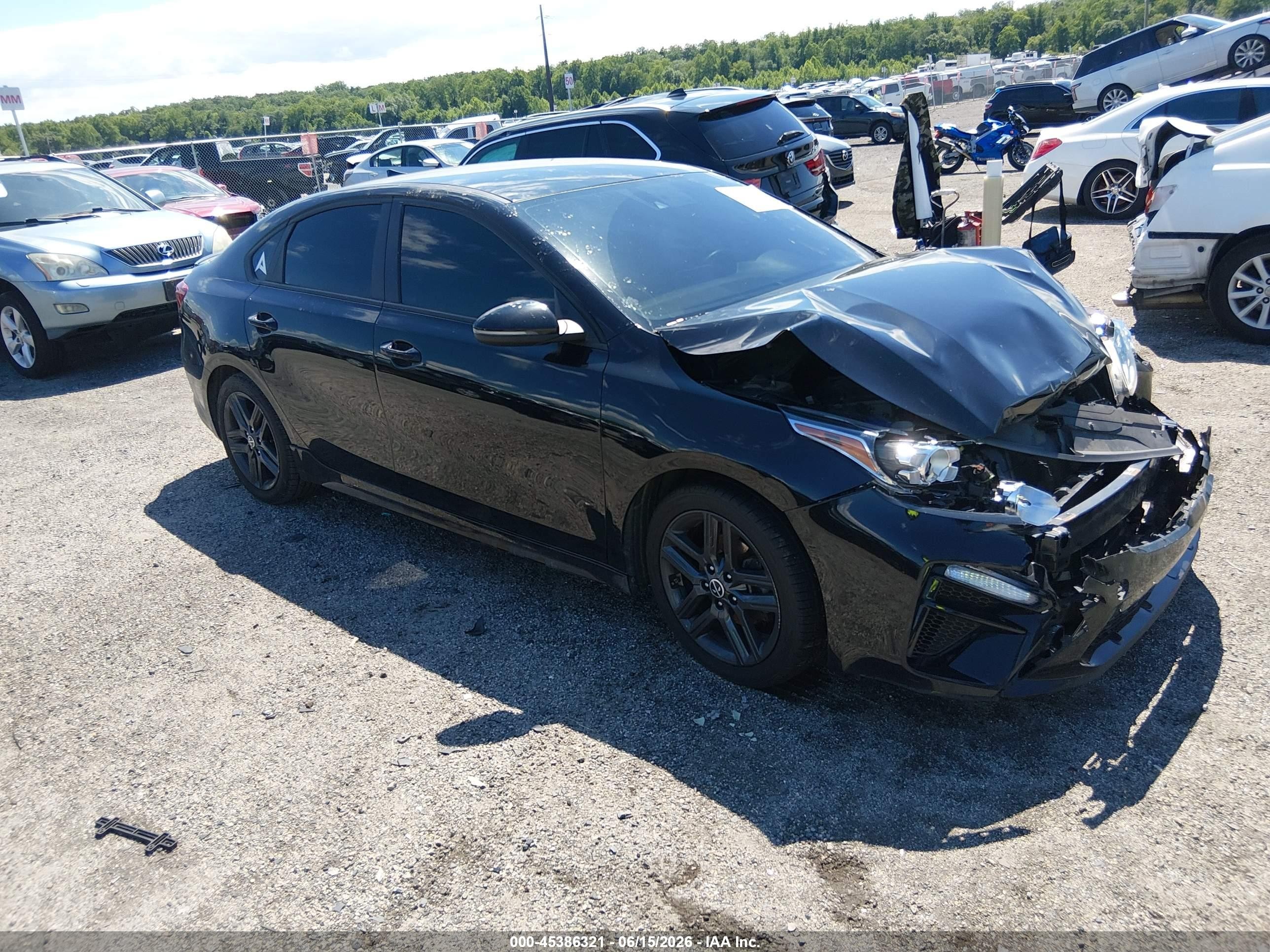 2021 Kia Forte GT-Line, VIN 3KPF34AD4ME397476 — Front end