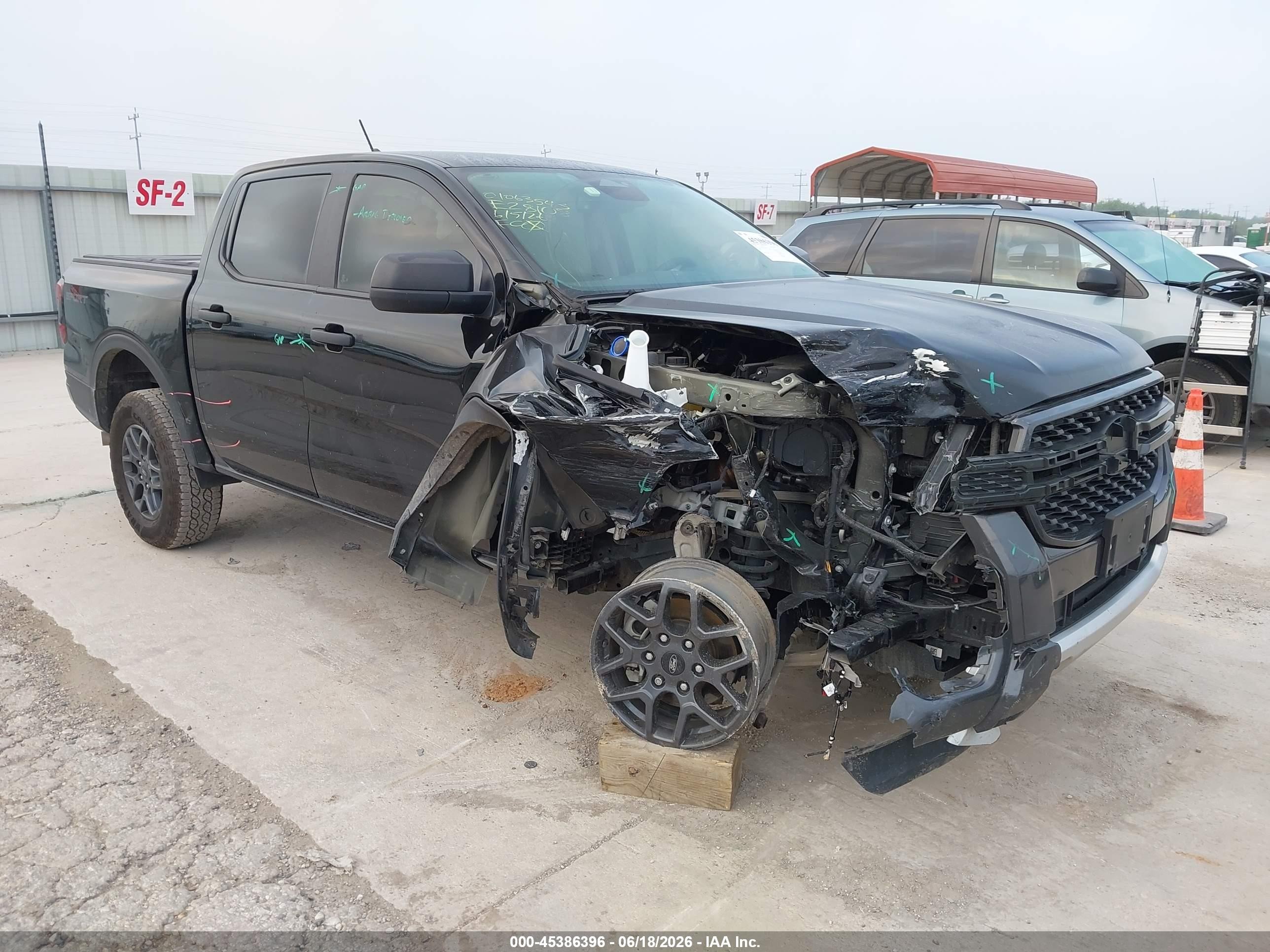 2025 Ford Ranger XLT, VIN 1FTER4GHXSLE28108 — Front end
