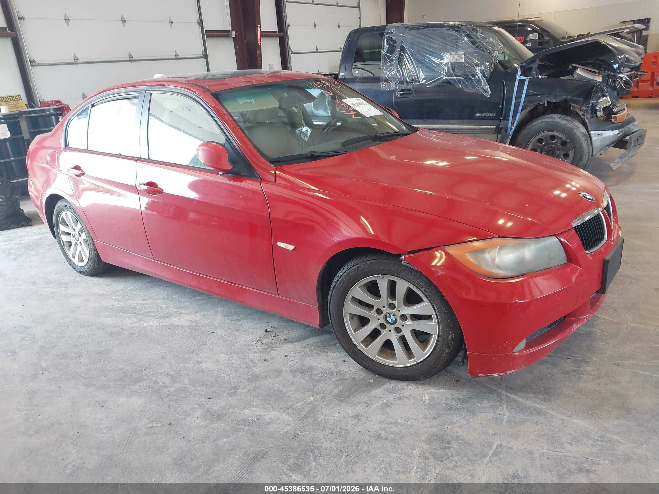 2006 BMW 3 Series 325i, VIN WBAVB13576KX43536 — Front end