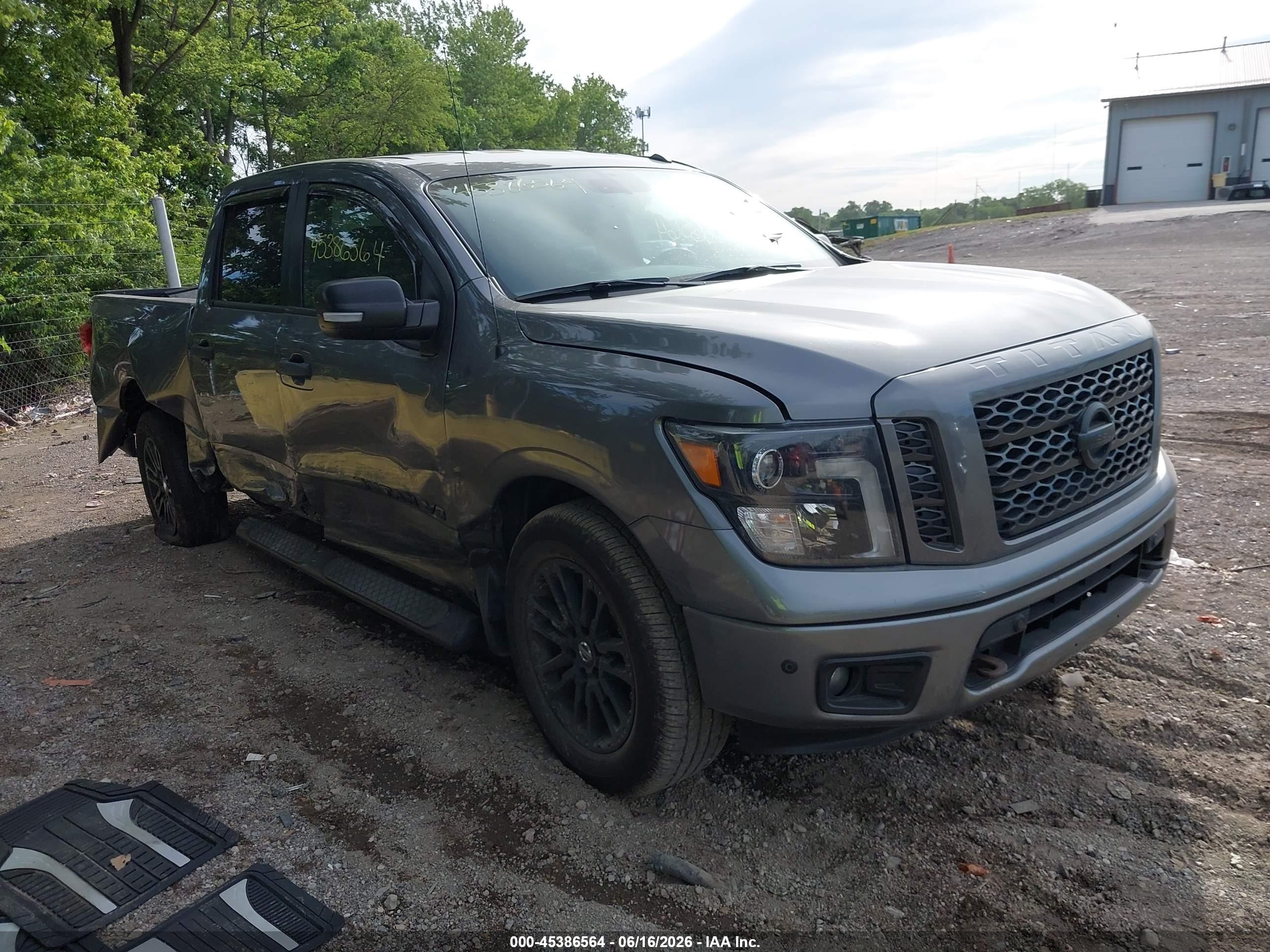 2018 Nissan Titan Pro-4X, VIN 1N6AA1E55JN551277 — Side