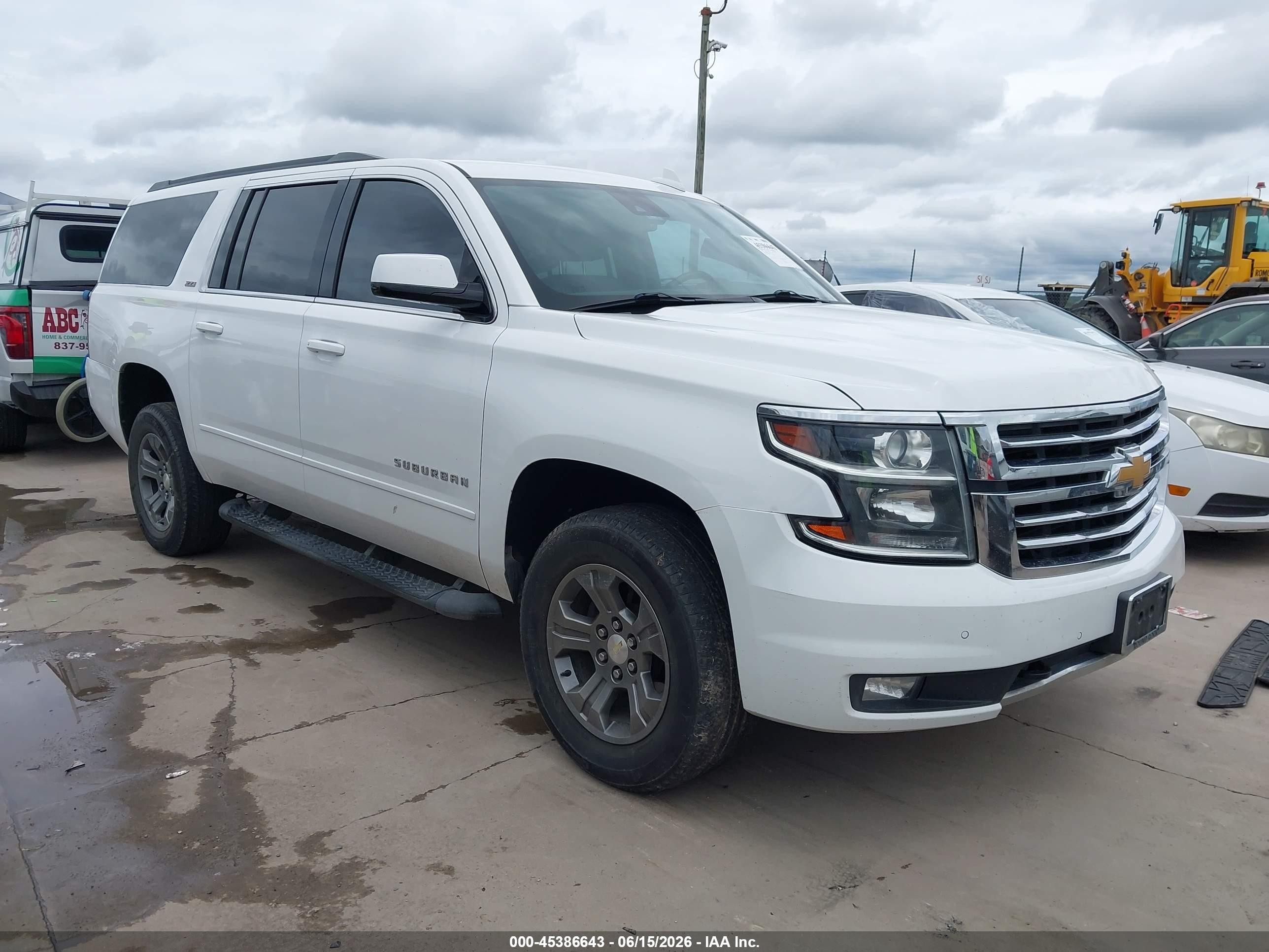 2020 Chevrolet Suburban LT, VIN 1GNSKHKC1LR304566 — Side