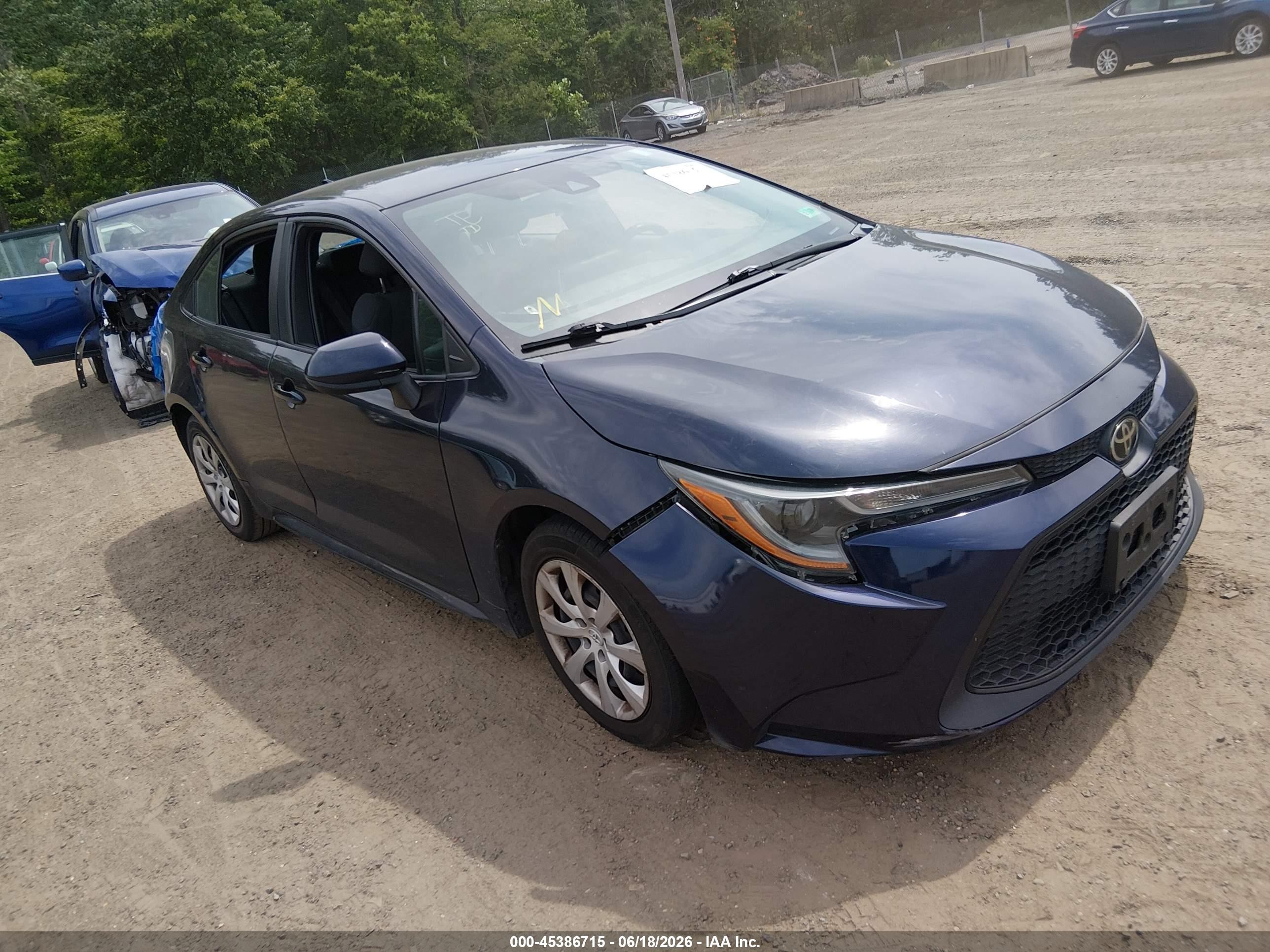 2021 Toyota Corolla LE, VIN 5YFEPMAE7MP269370 — Front end