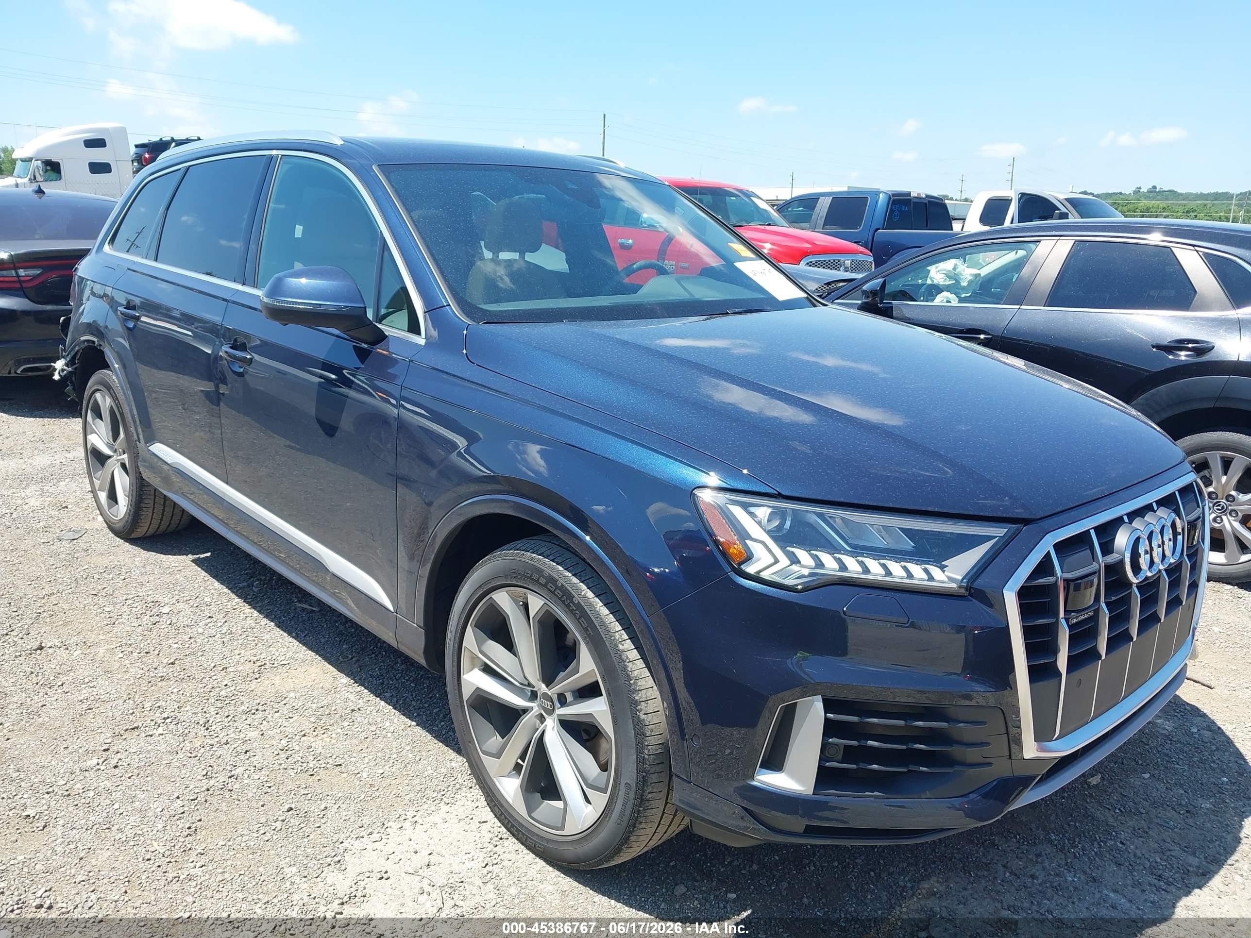 2024 Audi Q7 Premium Plus, VIN WA1LXBF76RD000920 — Rear end