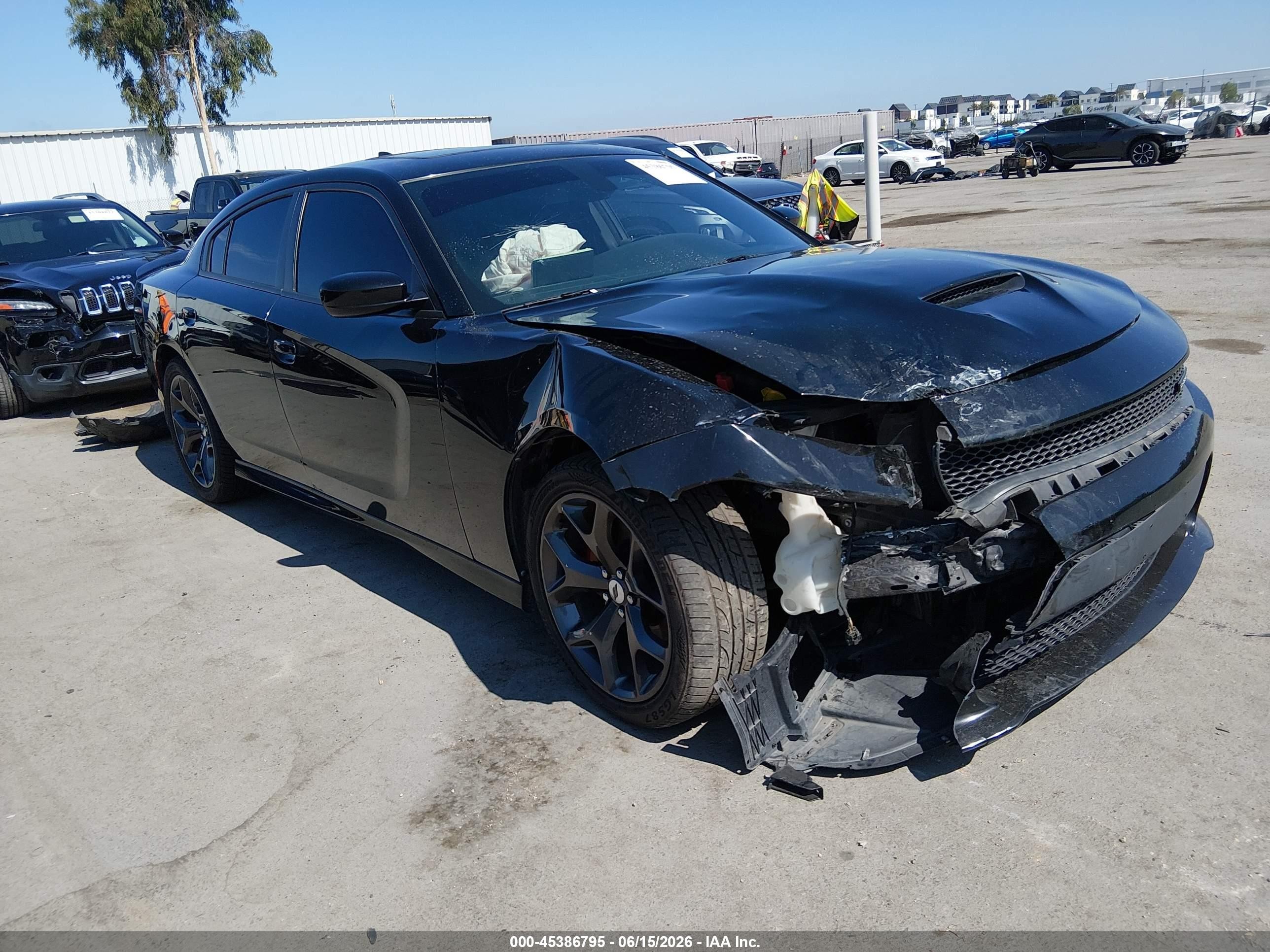 2019 Dodge Charger R/T, VIN 2C3CDXCT1KH575680 — Front end