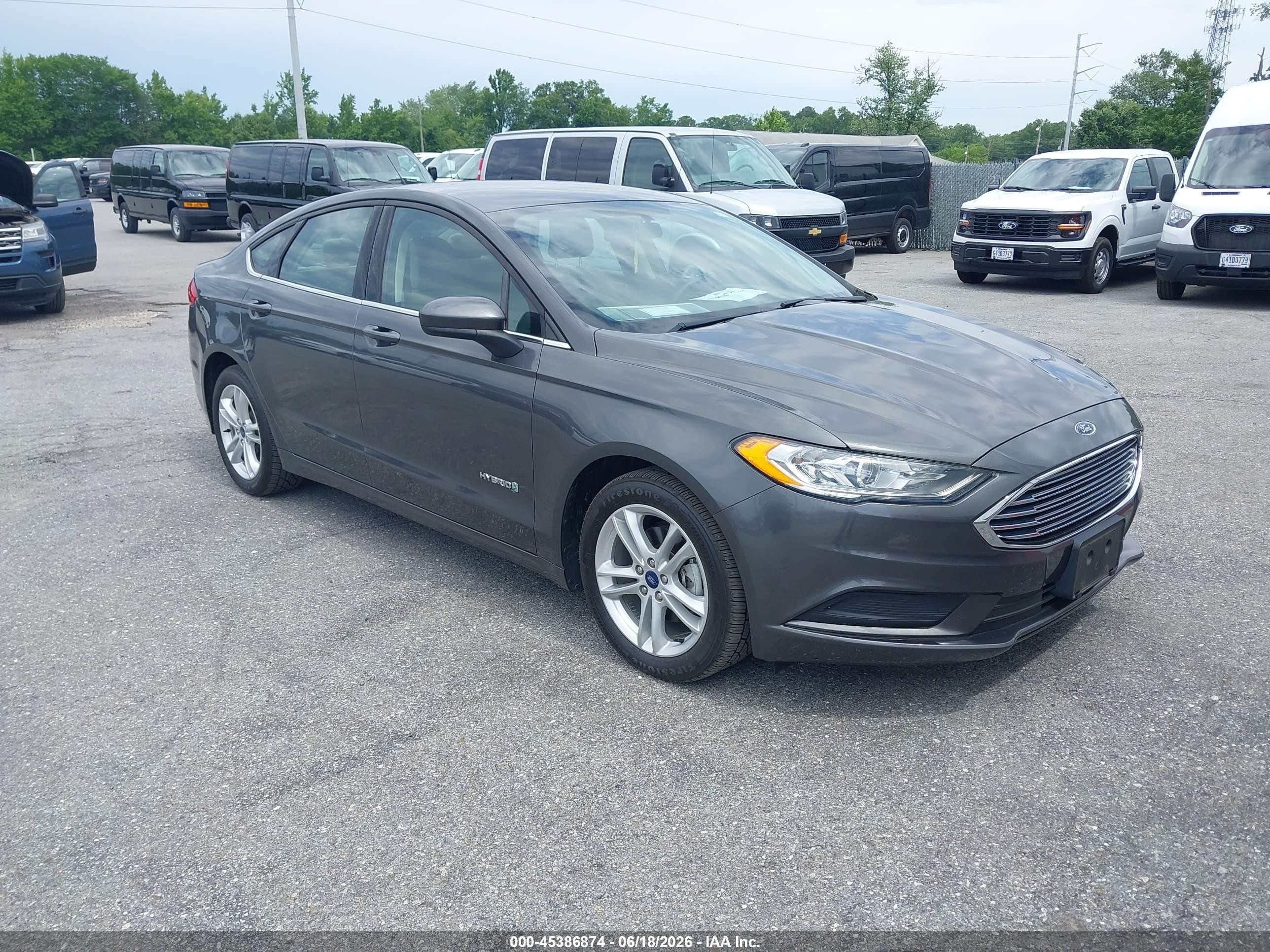 2018 Ford Fusion S, VIN 3FA6P0UU5JR278872 — Normal wear