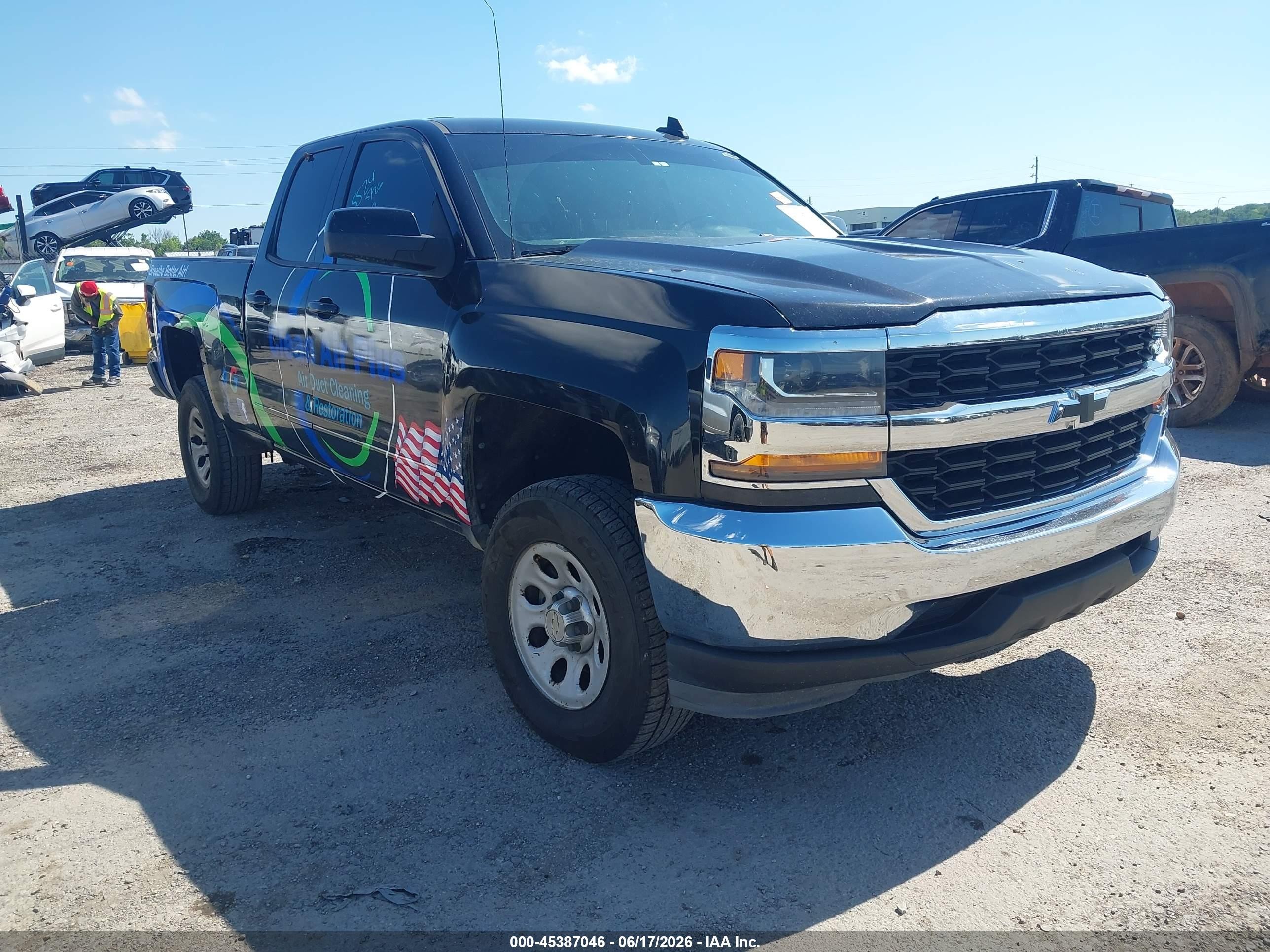 2018 Chevrolet Silverado 1500 LT, VIN 1GCRCREC2JZ170623 — Not stated