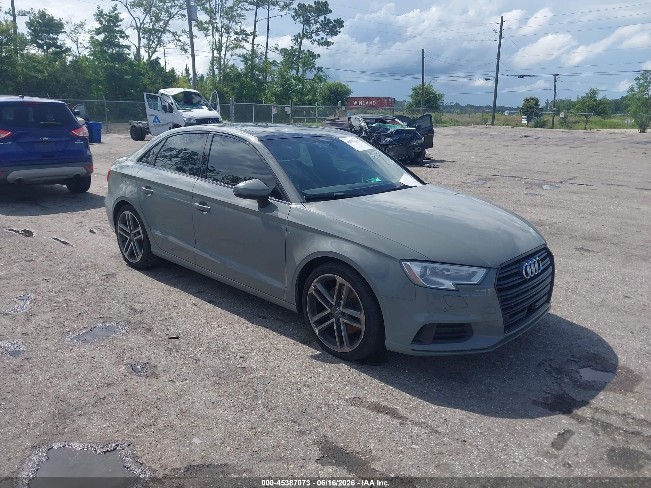 2020 Audi A3 Premium, VIN WAUAUGFF6LA003185 — Вода / потоп