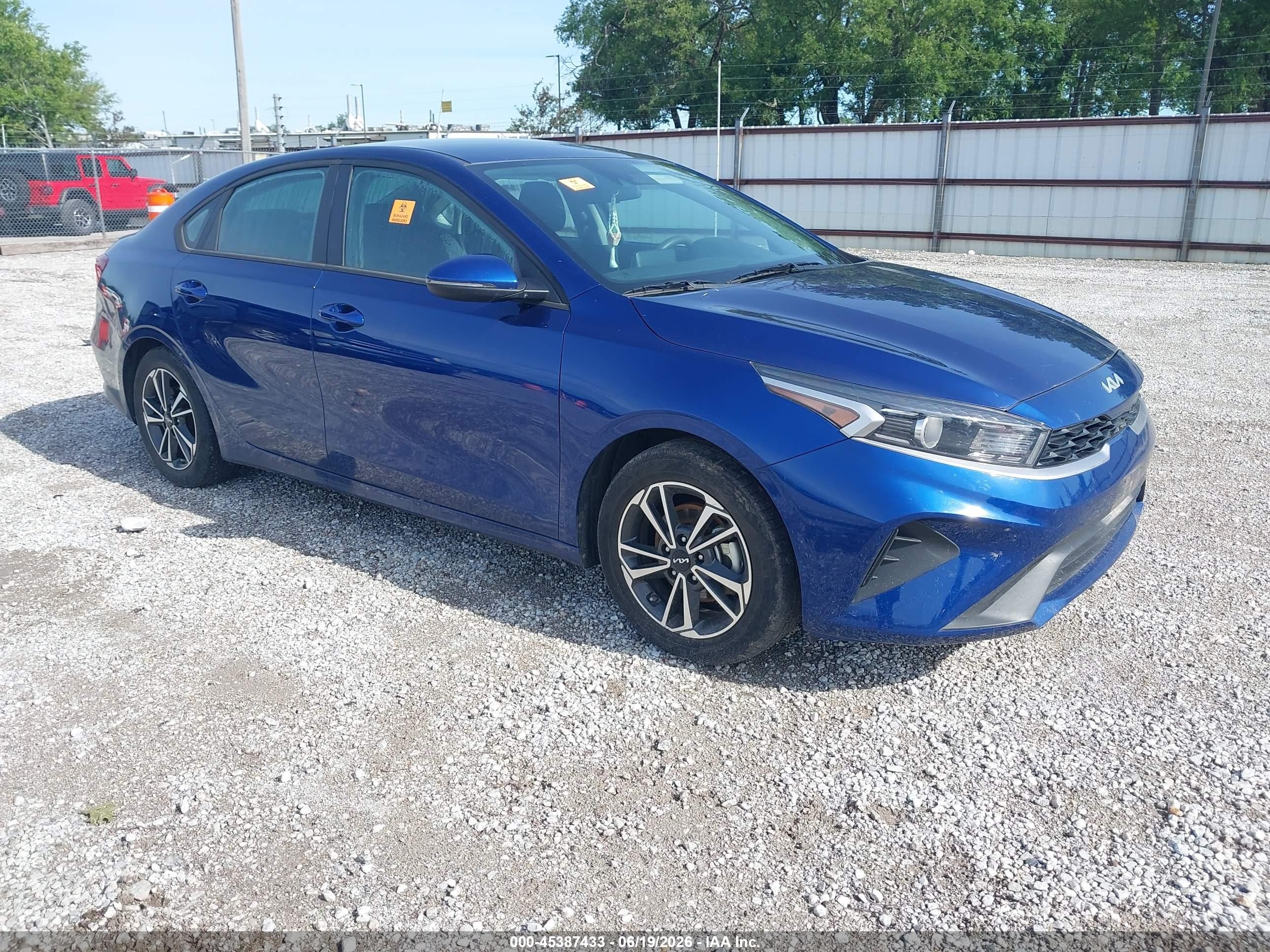 2023 Kia Forte LXS, VIN 3KPF24AD0PE595642 — Front end
