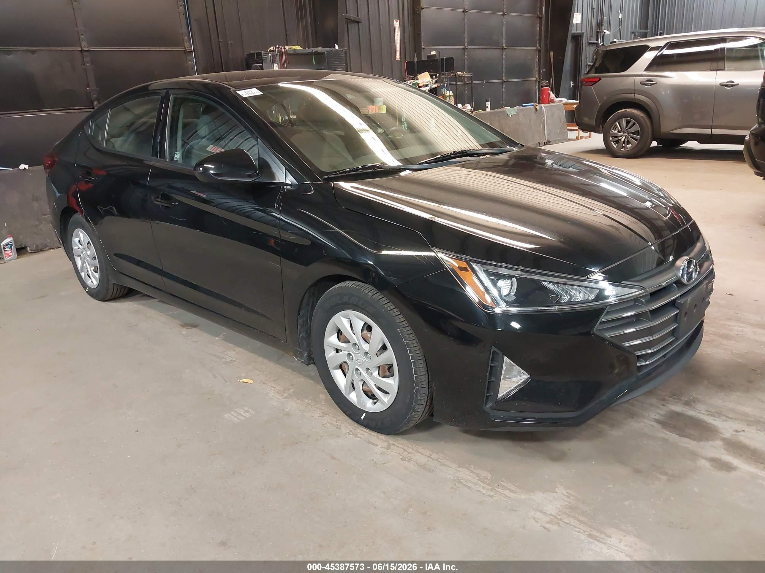 2020 Hyundai Elantra SE, VIN 5NPD74LF3LH606968 — Side