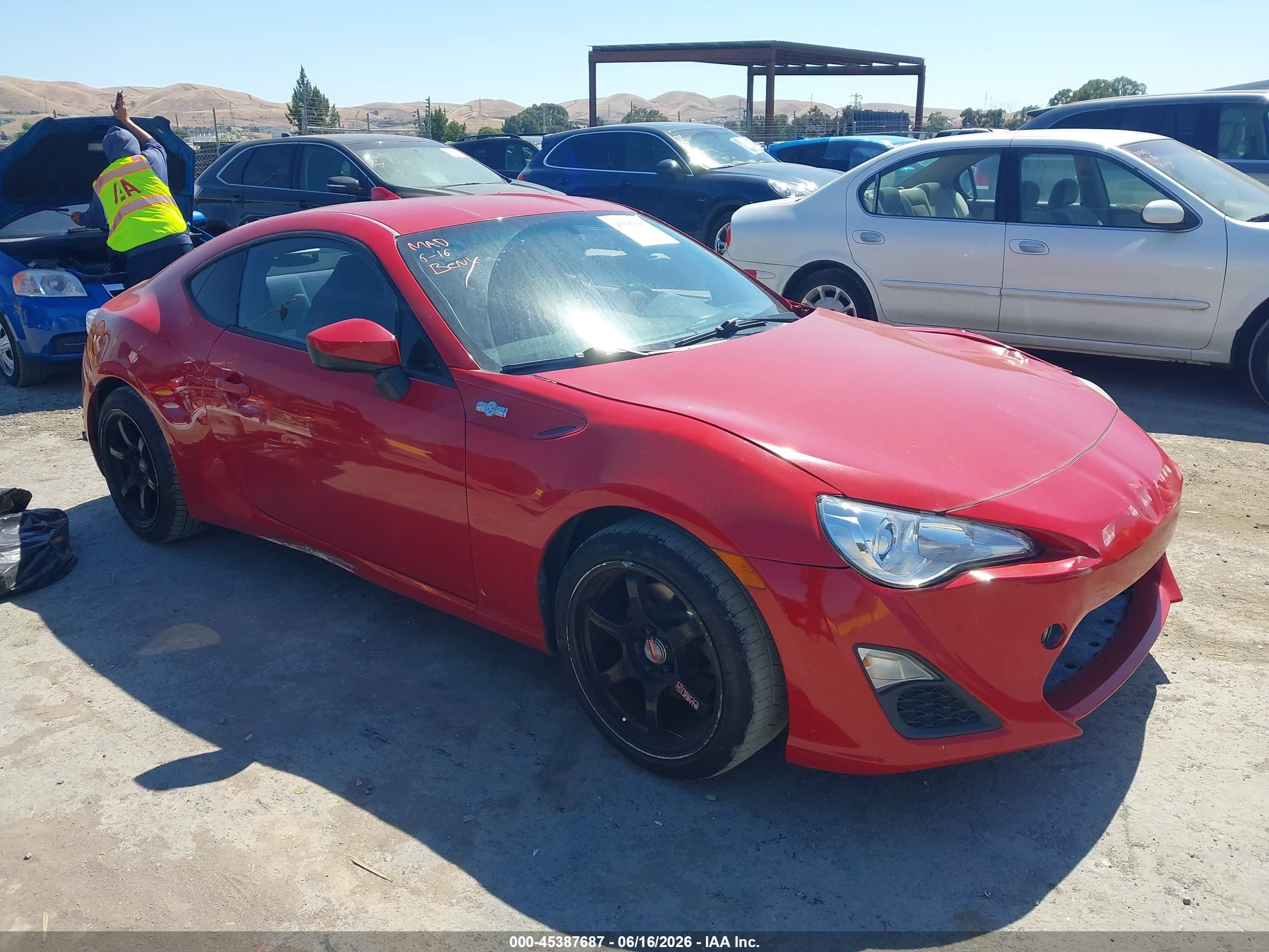 2015 Scion FR-S, VIN JF1ZNAA10F9708751 — Normal wear