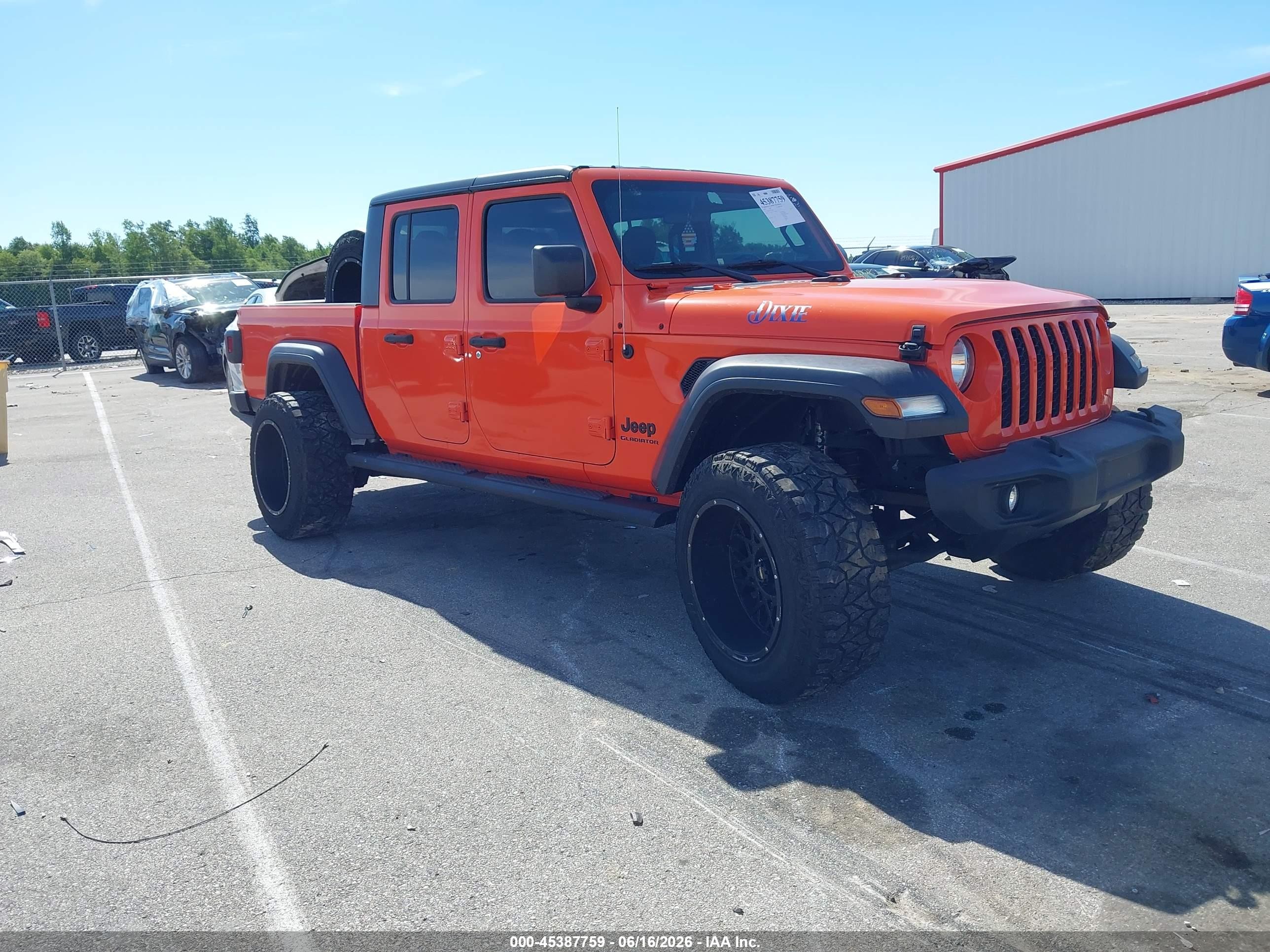 2020 Jeep Gladiator Sport S, VIN 1C6HJTAG8LL150896 — Side
