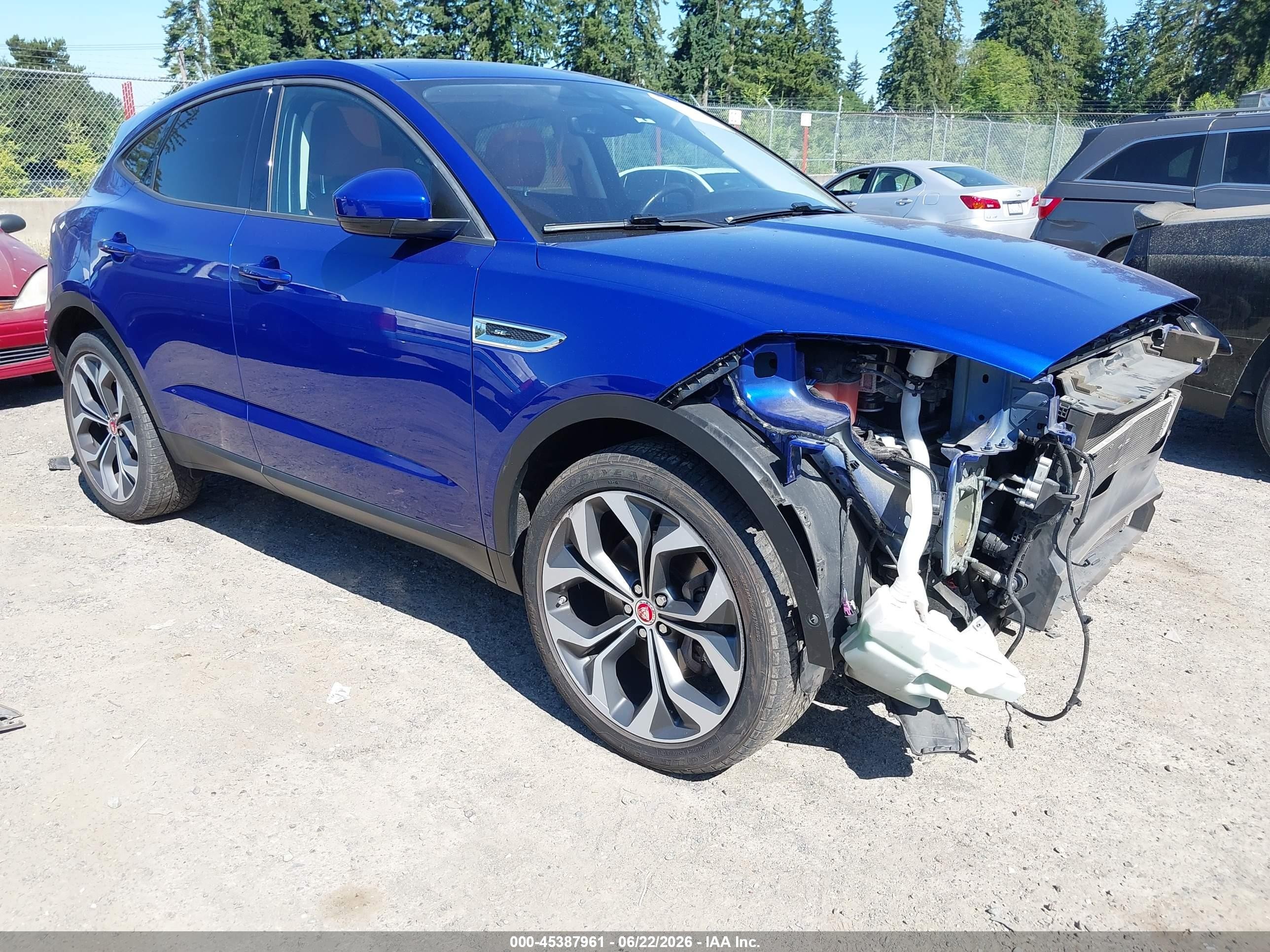 2020 Jaguar E-Pace SE, VIN SADFP2FX0L1Z76370 — Перед