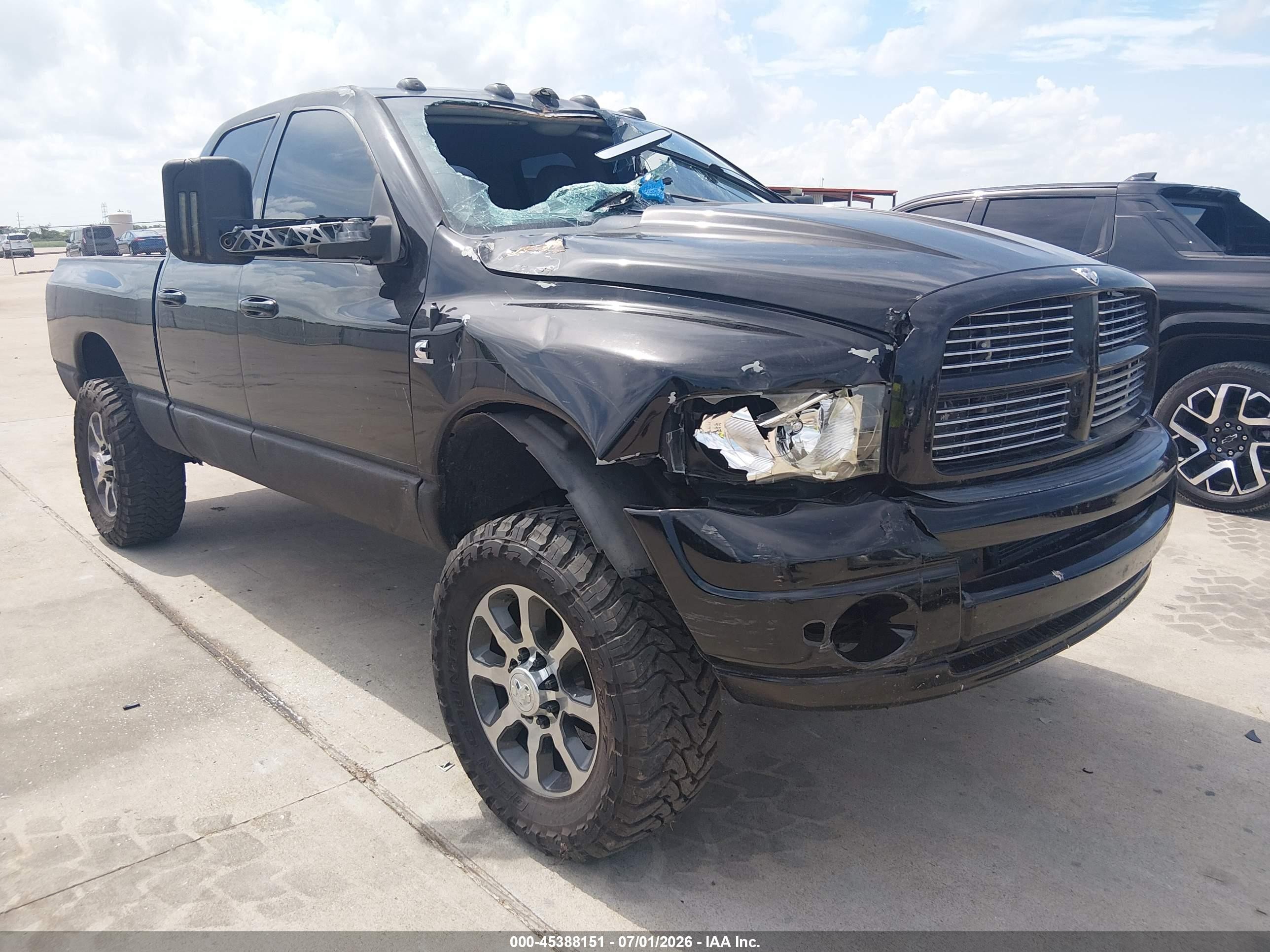 2005 Dodge 2500 SLT, VIN 3D7KS28C95G857892 — Перед
