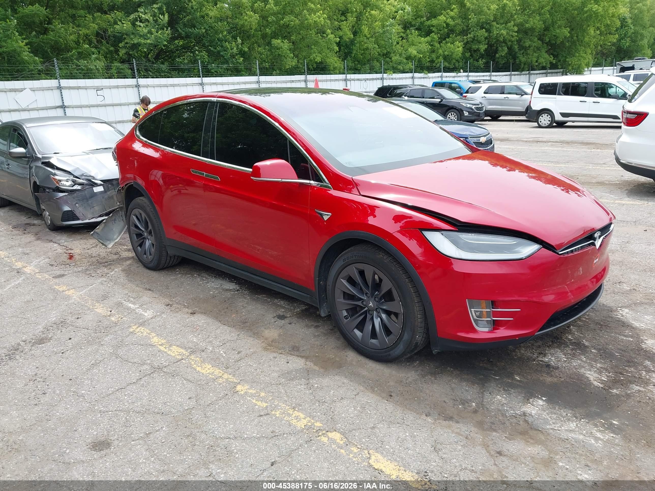 2019 Tesla Model X 75D, VIN 5YJXCDE27KF157195 — Rear end