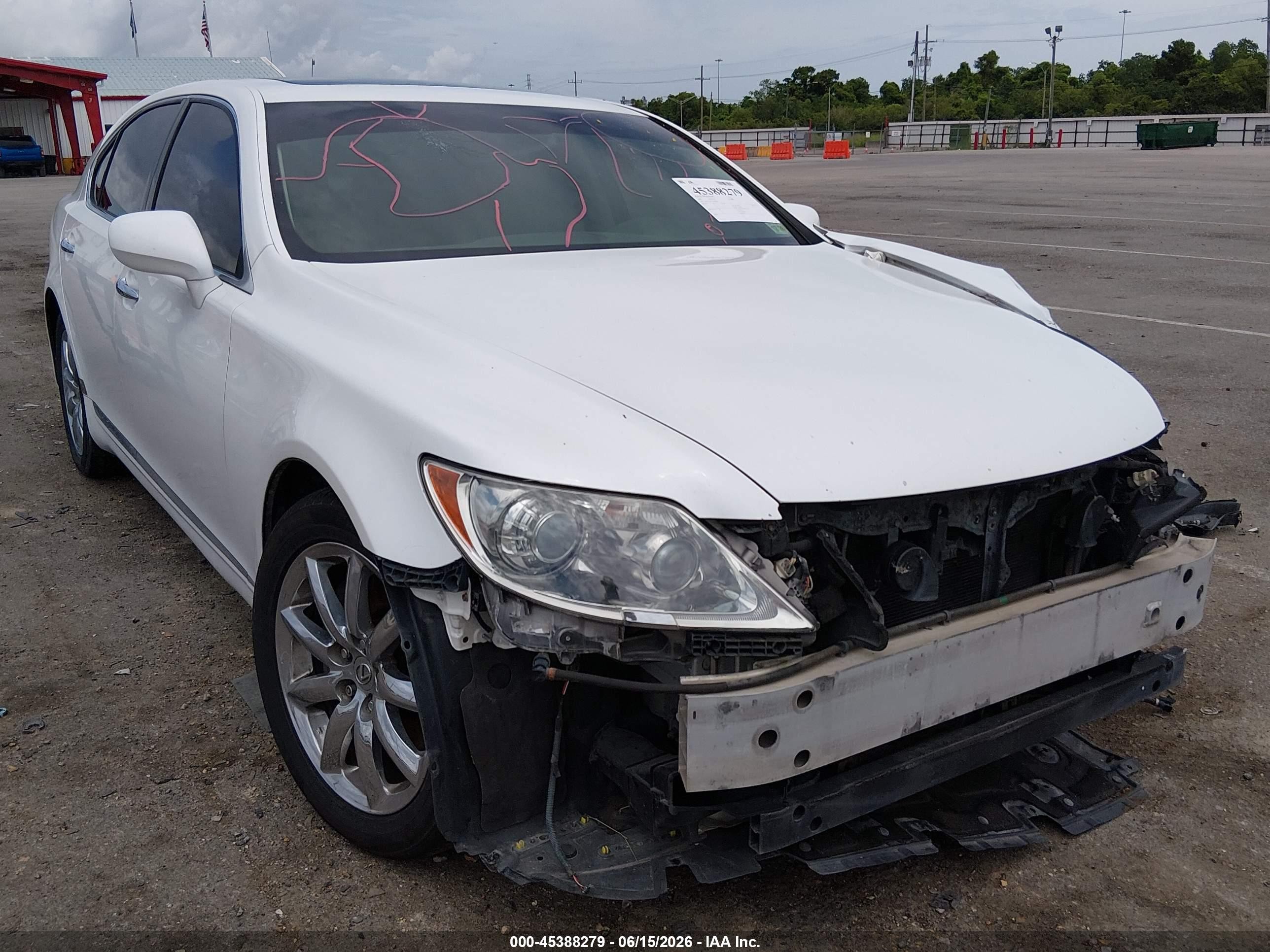2007 Lexus LS 460 L, VIN JTHGL46F775018824 — Front end