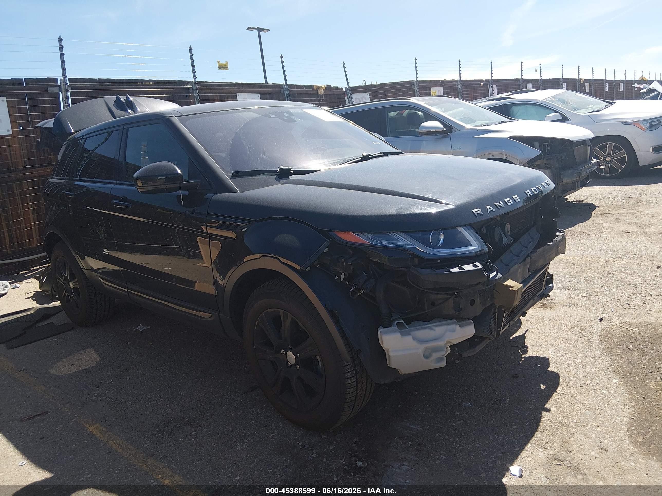 2016 Land Rover Range Rover Evoque SE, VIN SALVP2BG4GH139091 — Front end