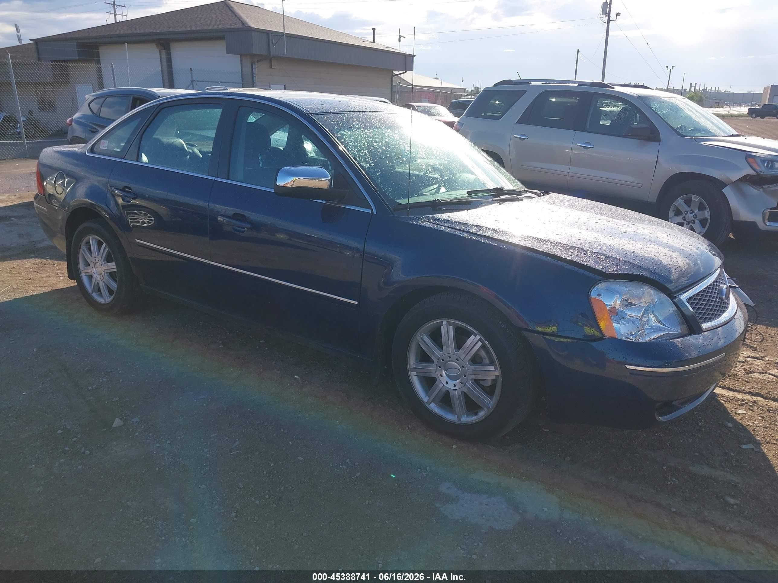2006 Ford Five Hundred Limited, VIN 1FAFP25156G106713 — Front end