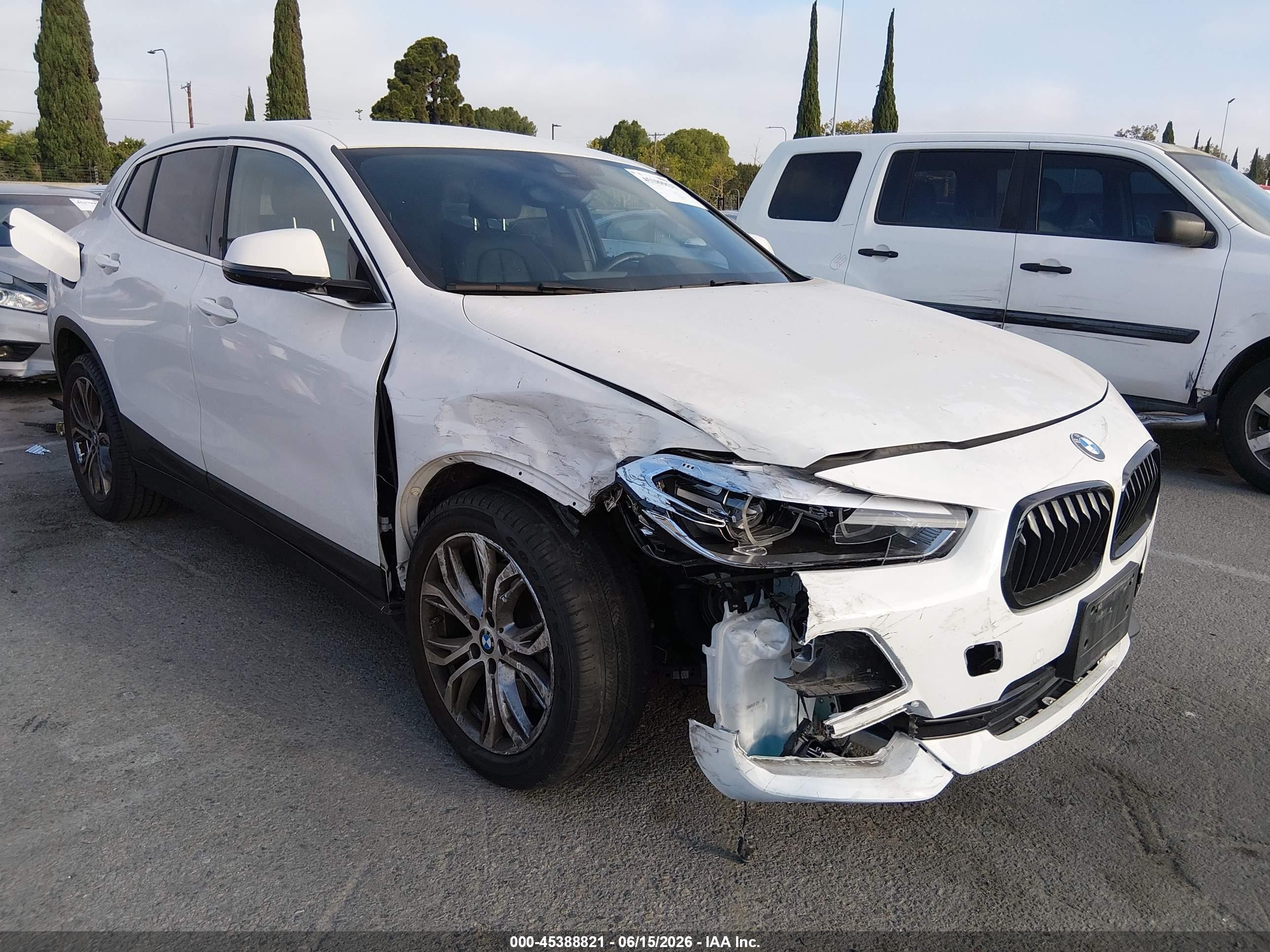 2020 BMW X2 xDrive28i, VIN WBXYJ1C00L5R20741 — Перед