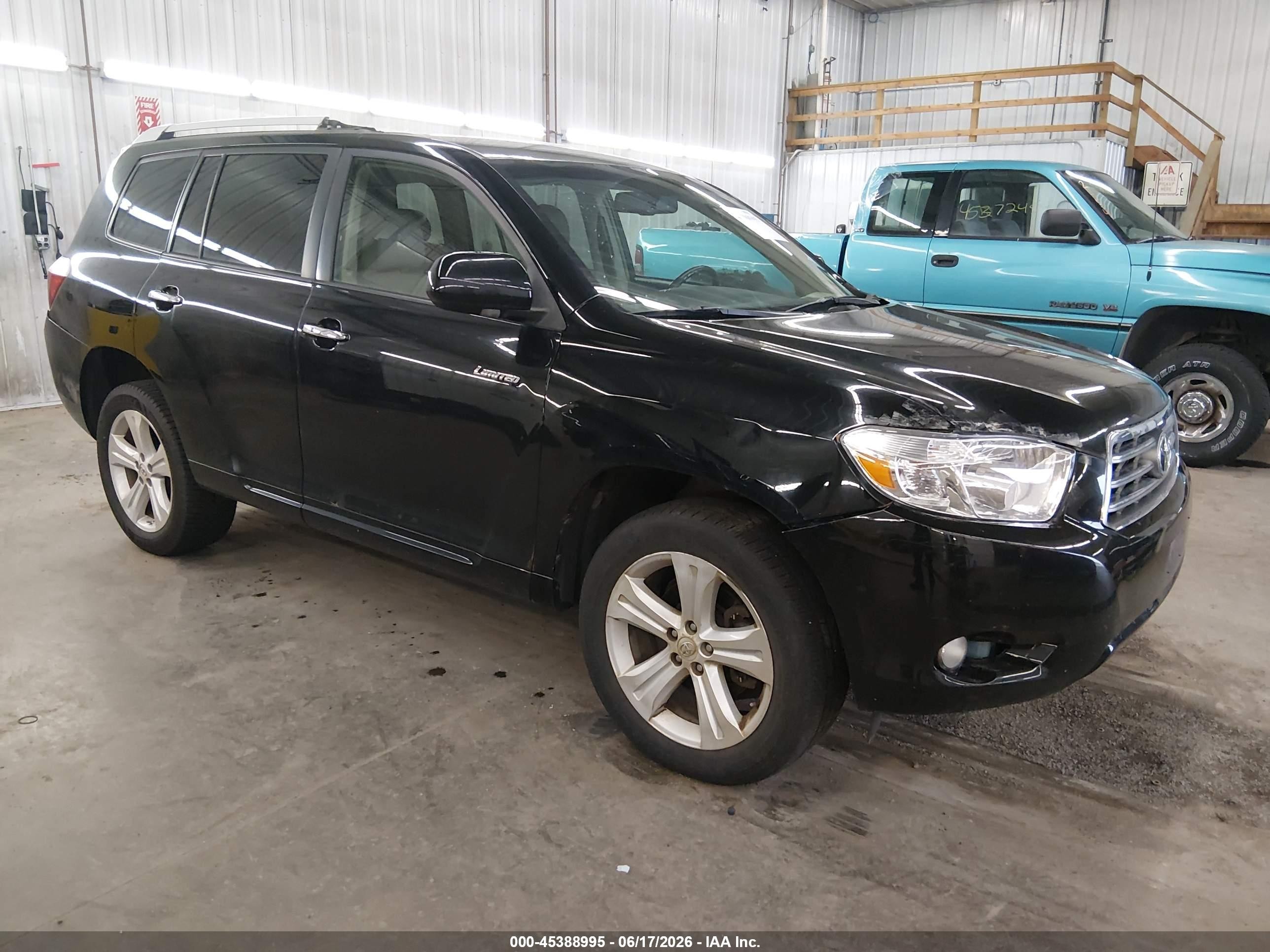 2008 Toyota Highlander Limited, VIN JTEES42AX82027652 — Rear end