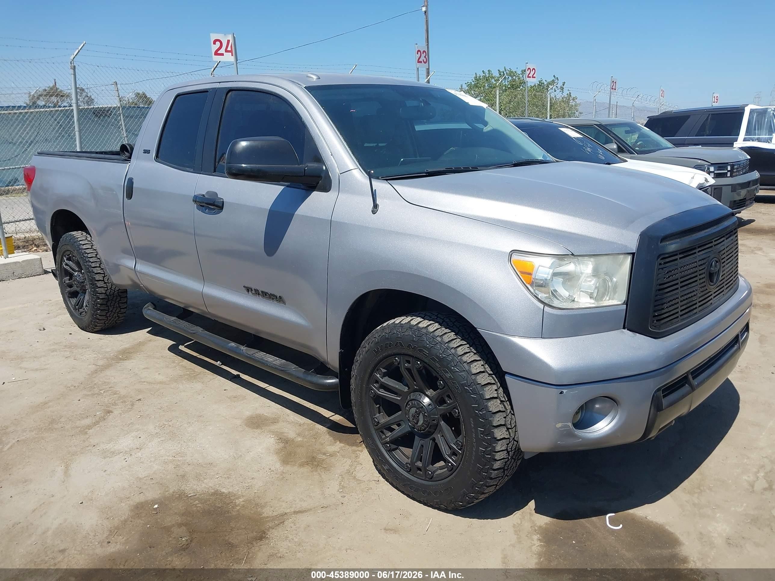 2012 Toyota Tundra, VIN 5TFRM5F14CX040795 — Rear end