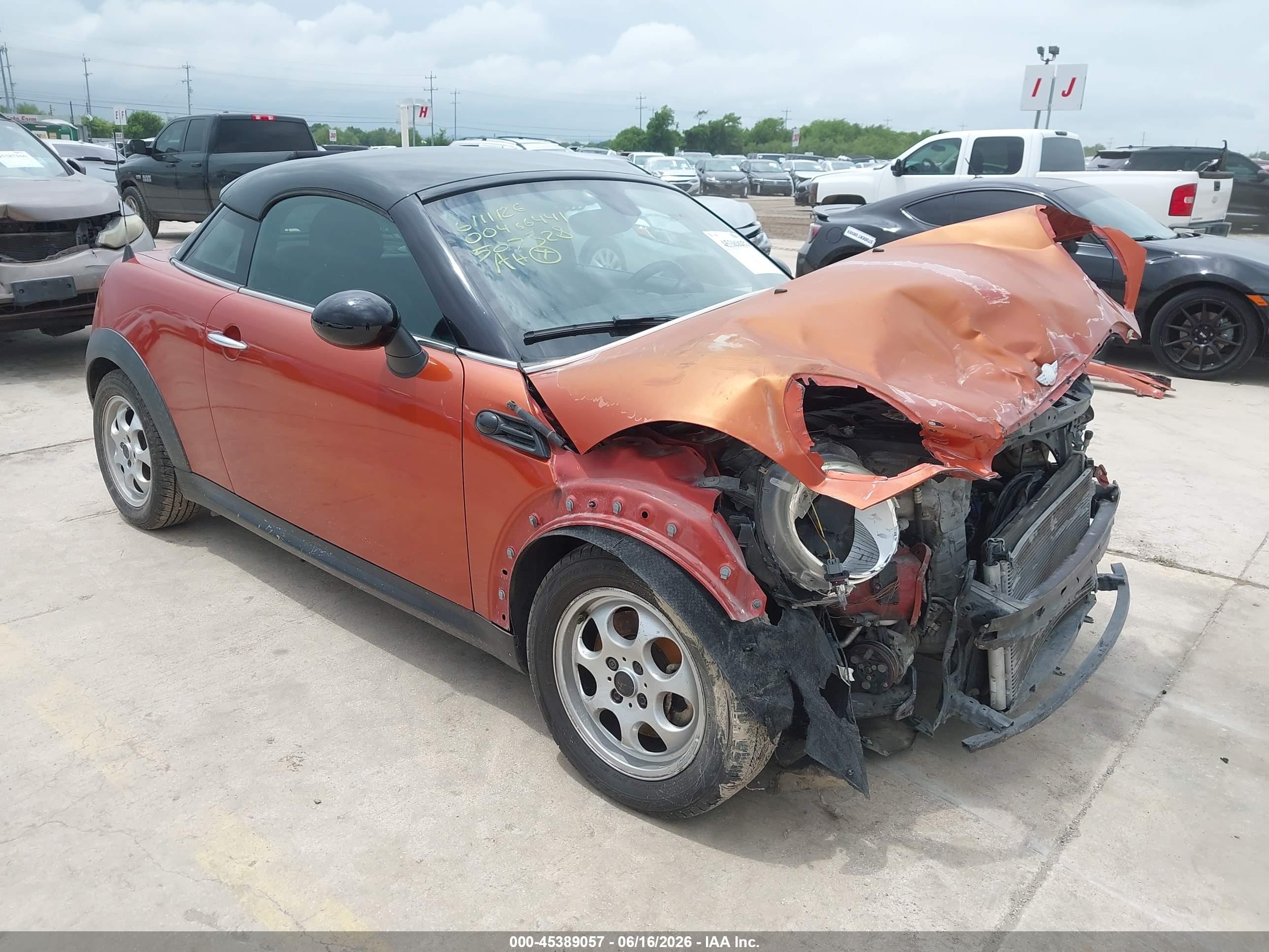 2013 MINI Coupe, VIN WMWSX1C5XDT507328 — Front end