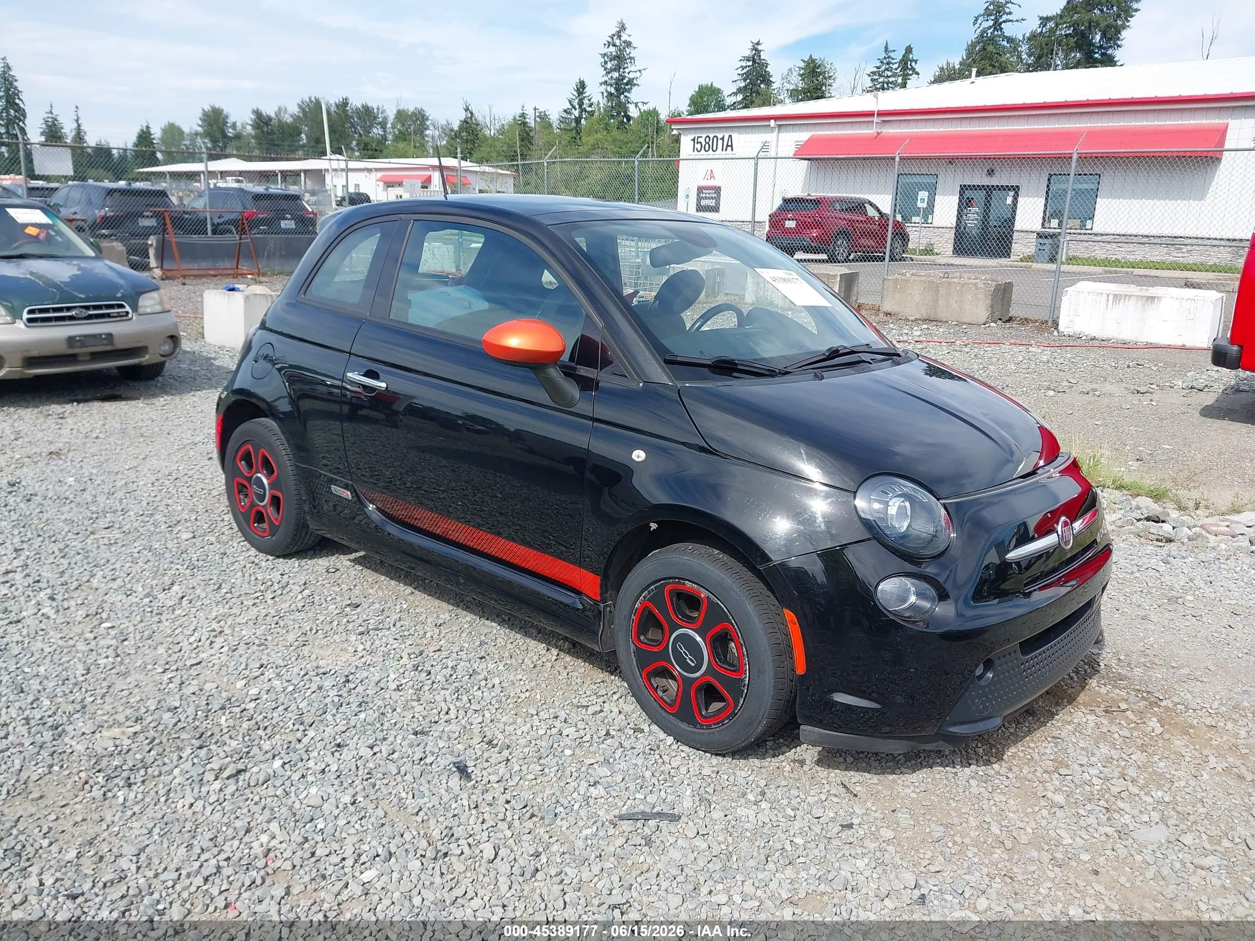 2015 FIAT 500e, VIN 3C3CFFGEXFT623271 — Side