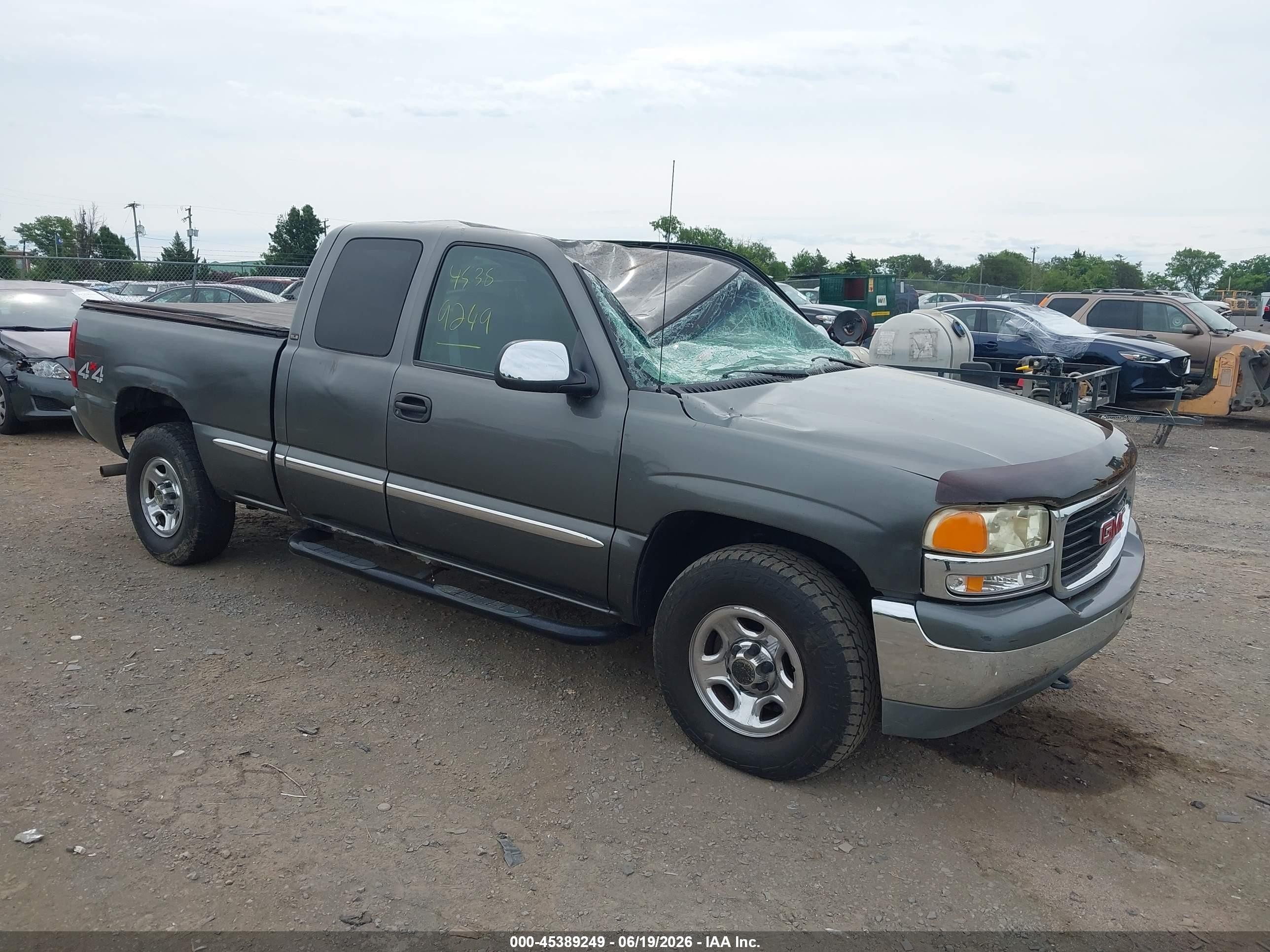 2001 GMC Sierra 1500 SLE, VIN 2GTEK19T711228814 — Roof