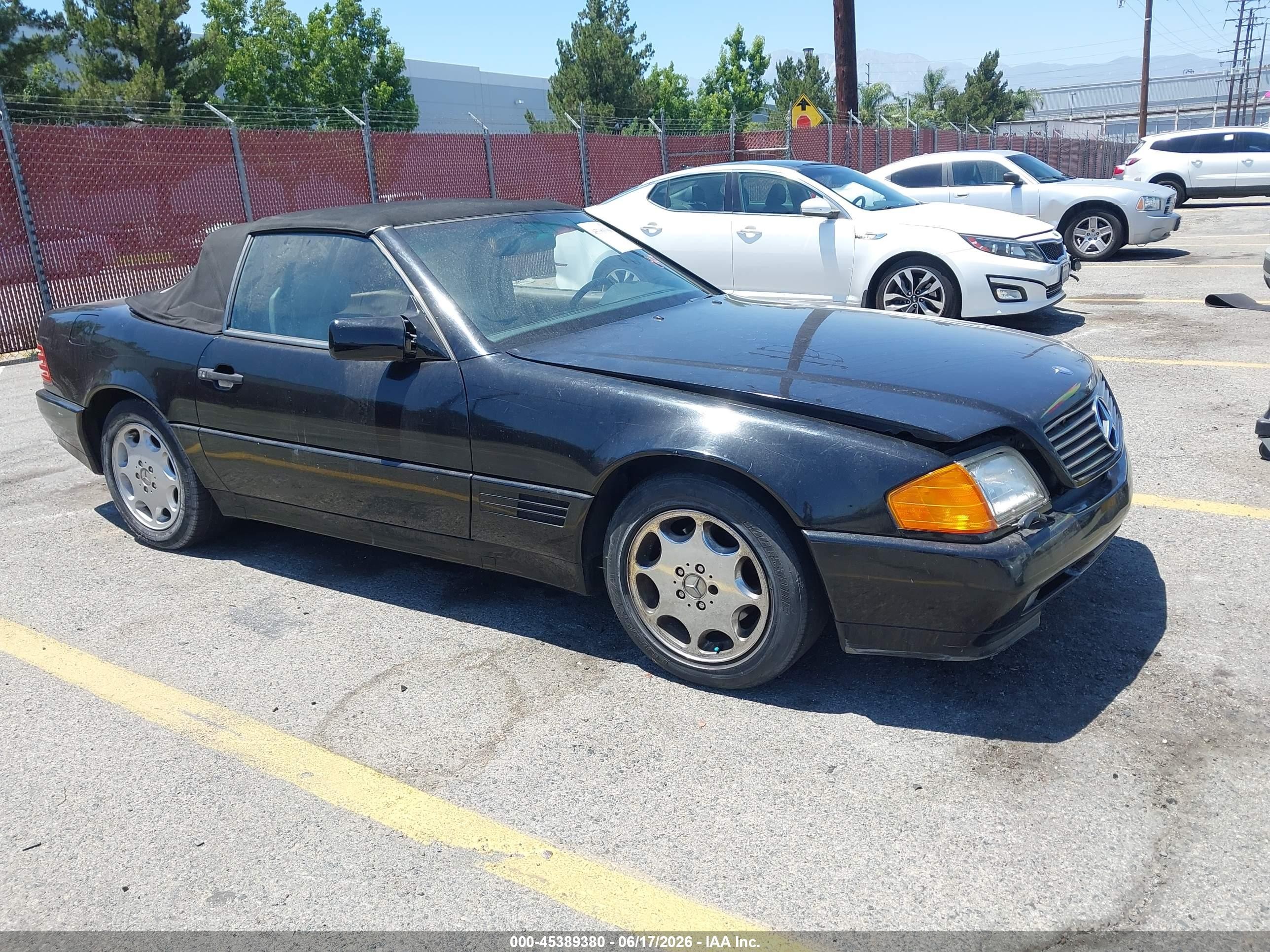 1993 Mercedes-Benz SL 5.0L, VIN WDBFA67E9PF084952 — Normal wear