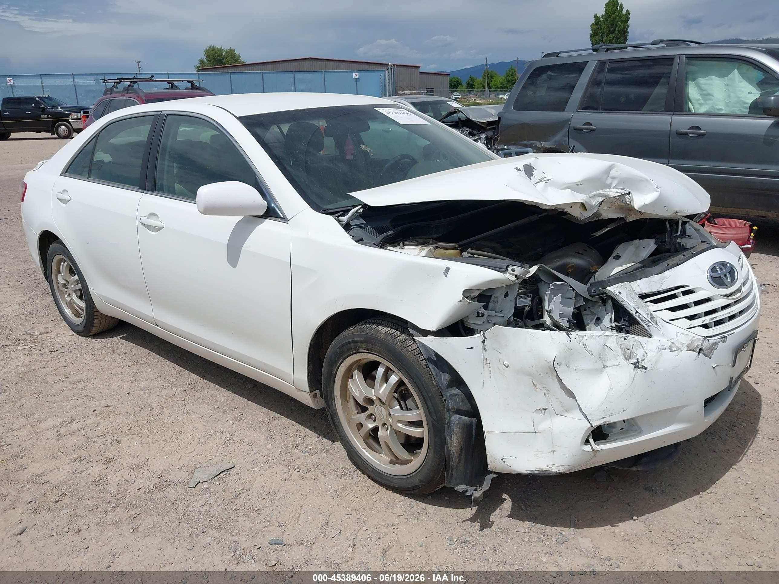2009 Toyota Camry LE, VIN 4T1BE46K79U920803 — Перед